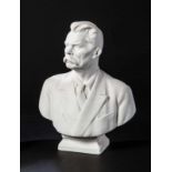 Büste des Maxim GorkySt. Petersburg, Lomonosov, 20. Jh. Bisquitporzellan. Büste Maxim Gorky (