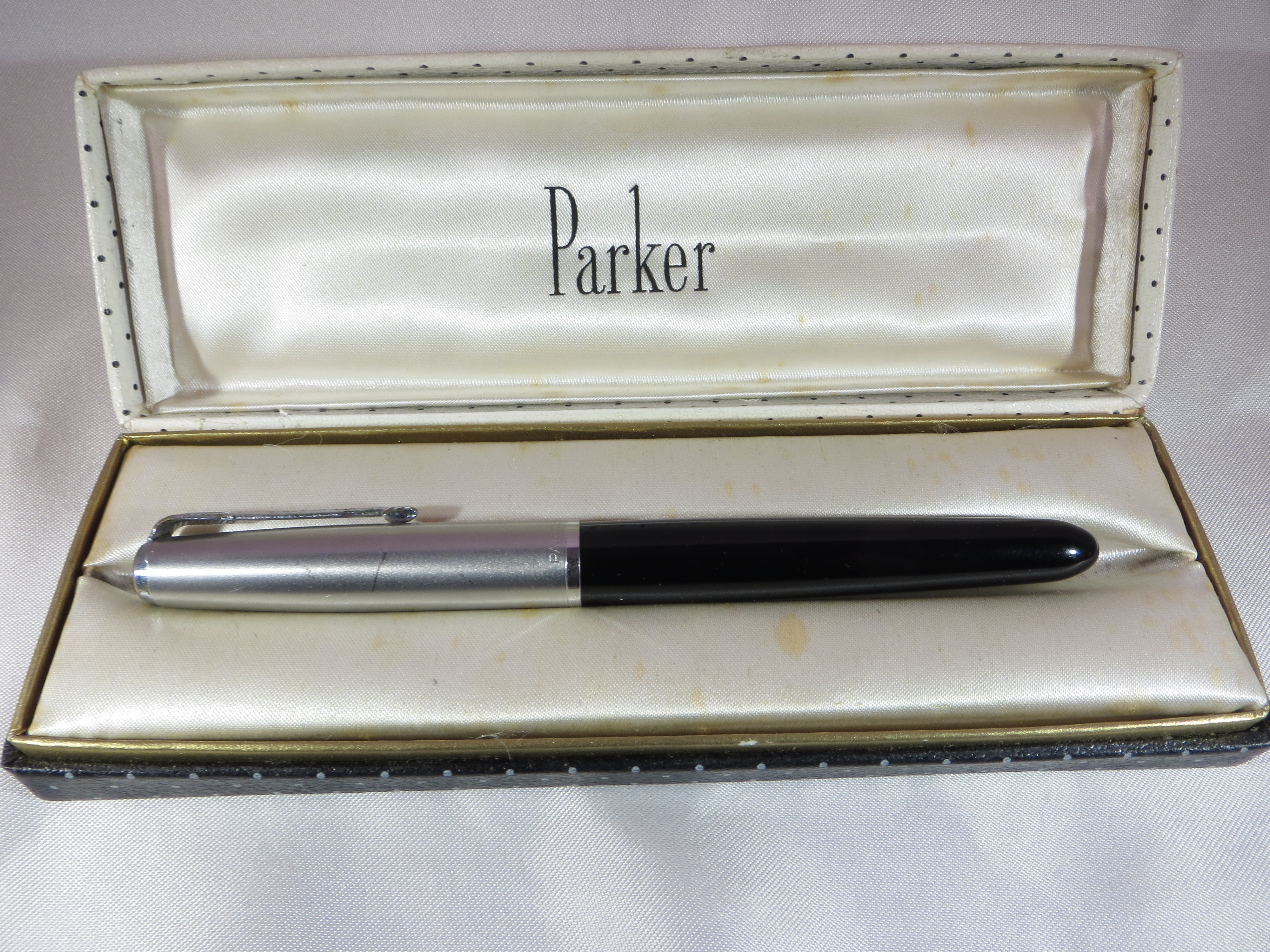 A vintage '51' Parker fountain pen in box.