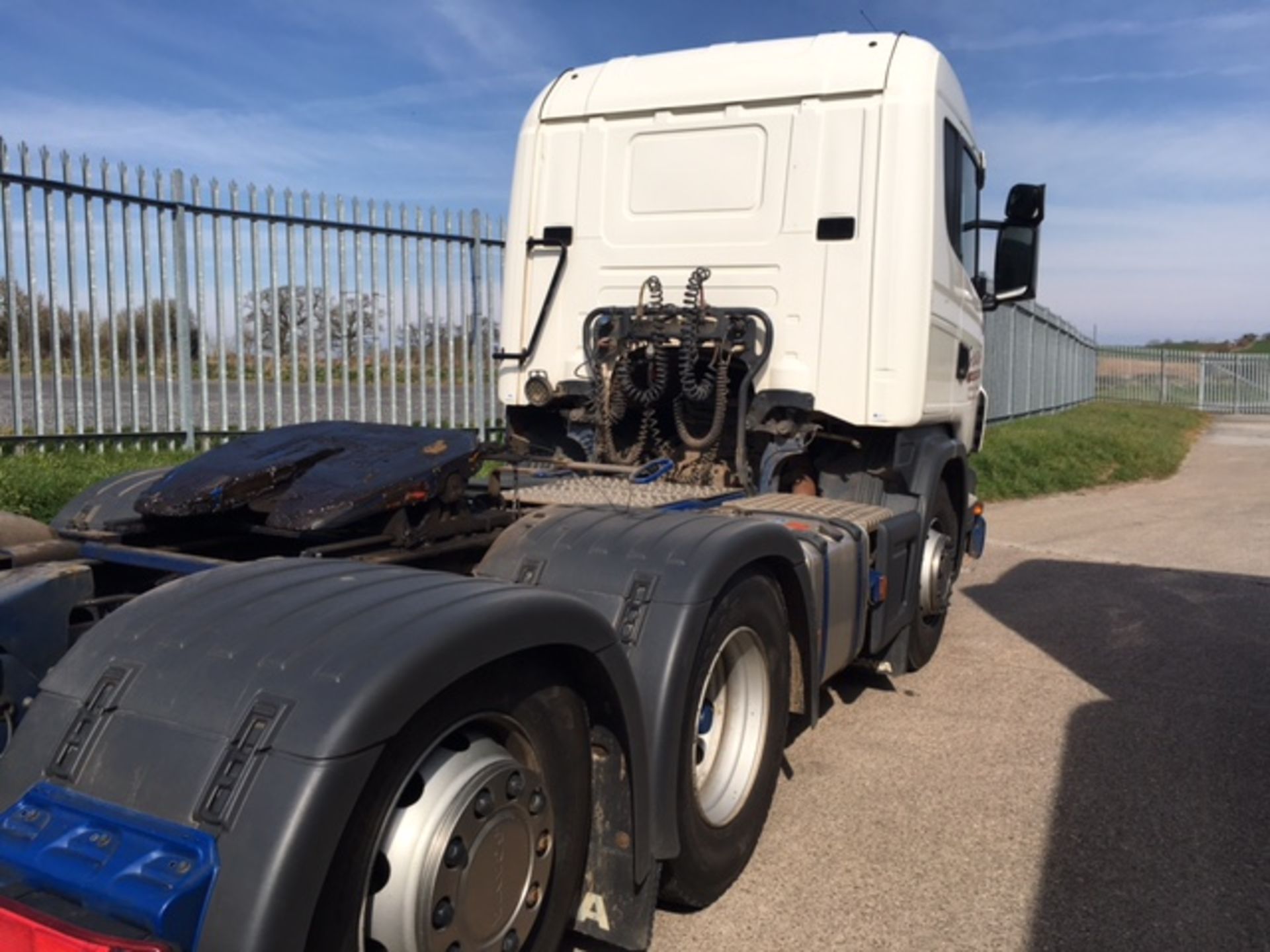 1 X SCANIA G44O TRACTOR UNIT, REG DATE 24/04/13, 217,168 km, MOT APRIL 16. SLEEPER CAB. - Image 3 of 4