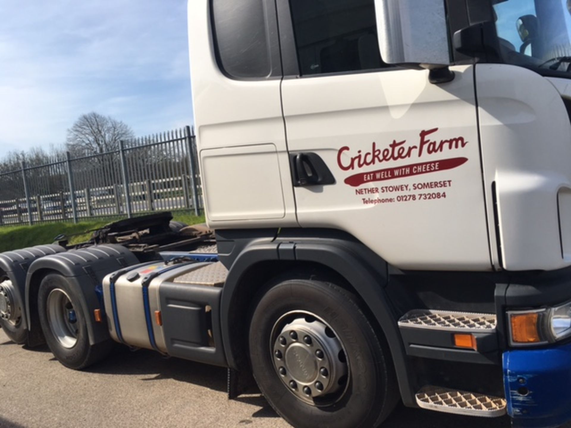 1 X SCANIA G44O TRACTOR UNIT, REG DATE 24/04/13, 217,168 km, MOT APRIL 16. SLEEPER CAB. - Image 2 of 4