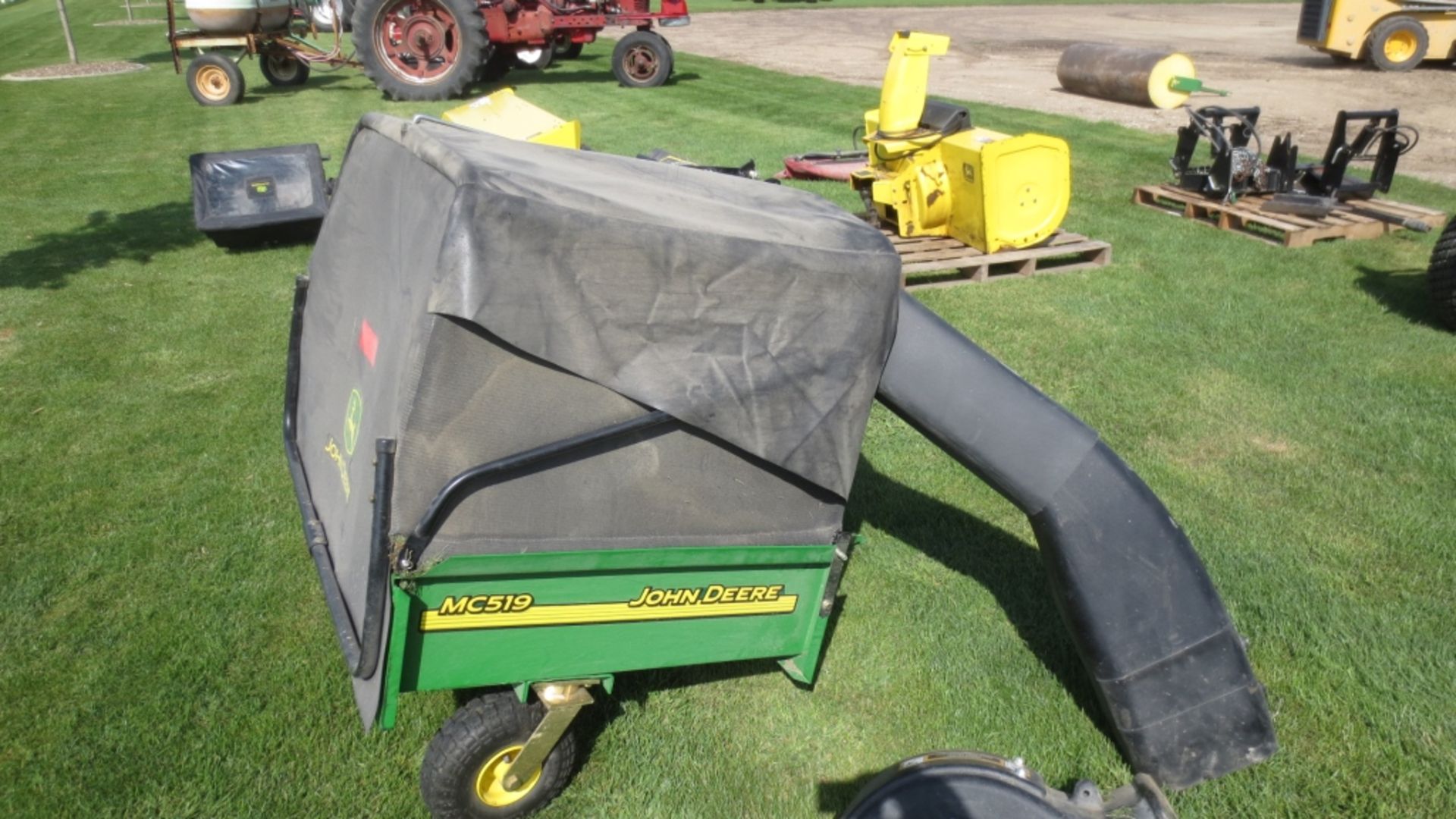 John Deere MC519 collection system for rider mower Rear mount grass & leaf collection system for