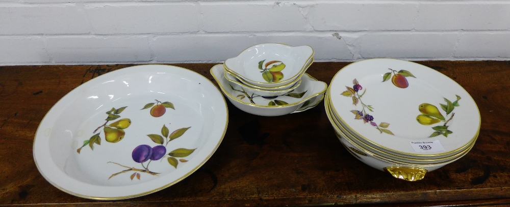A small collection of Royal Worcester Evesham pattern table wares (10)