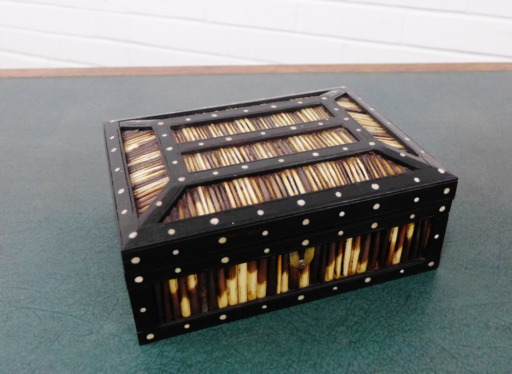 A porcupine quill box, 22 x 16cm