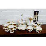 A Royal Albert 'Old Country Roses' patterned teaset, comprising six cups, six saucers, six side