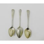 Three Georgian Scottish provincial silver fiddle pattern teaspoons, makers marks for William