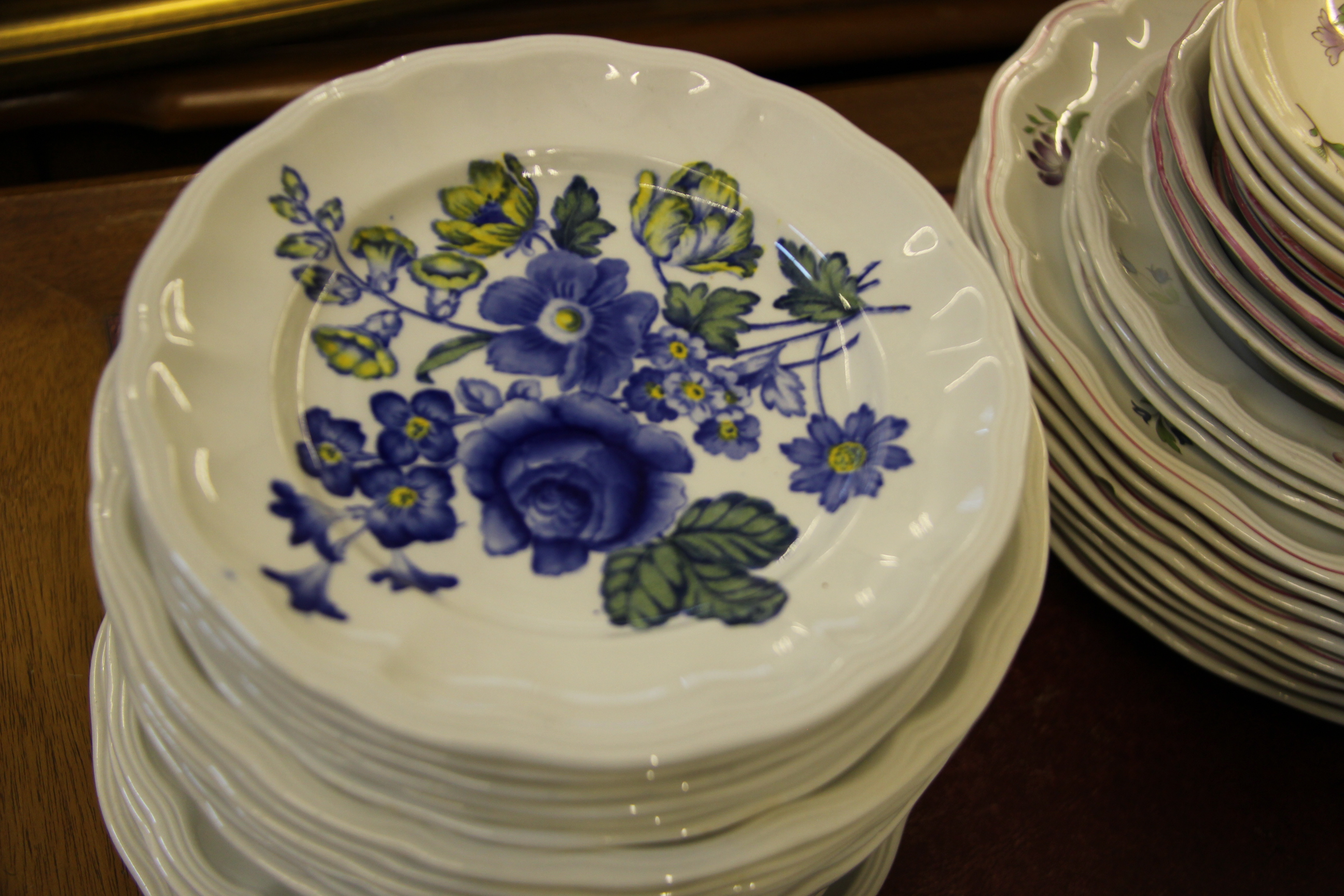 A Spode 'Blue Flowers' part dinner service, comprising gravy boat with integral stand, a gravy - Image 4 of 7