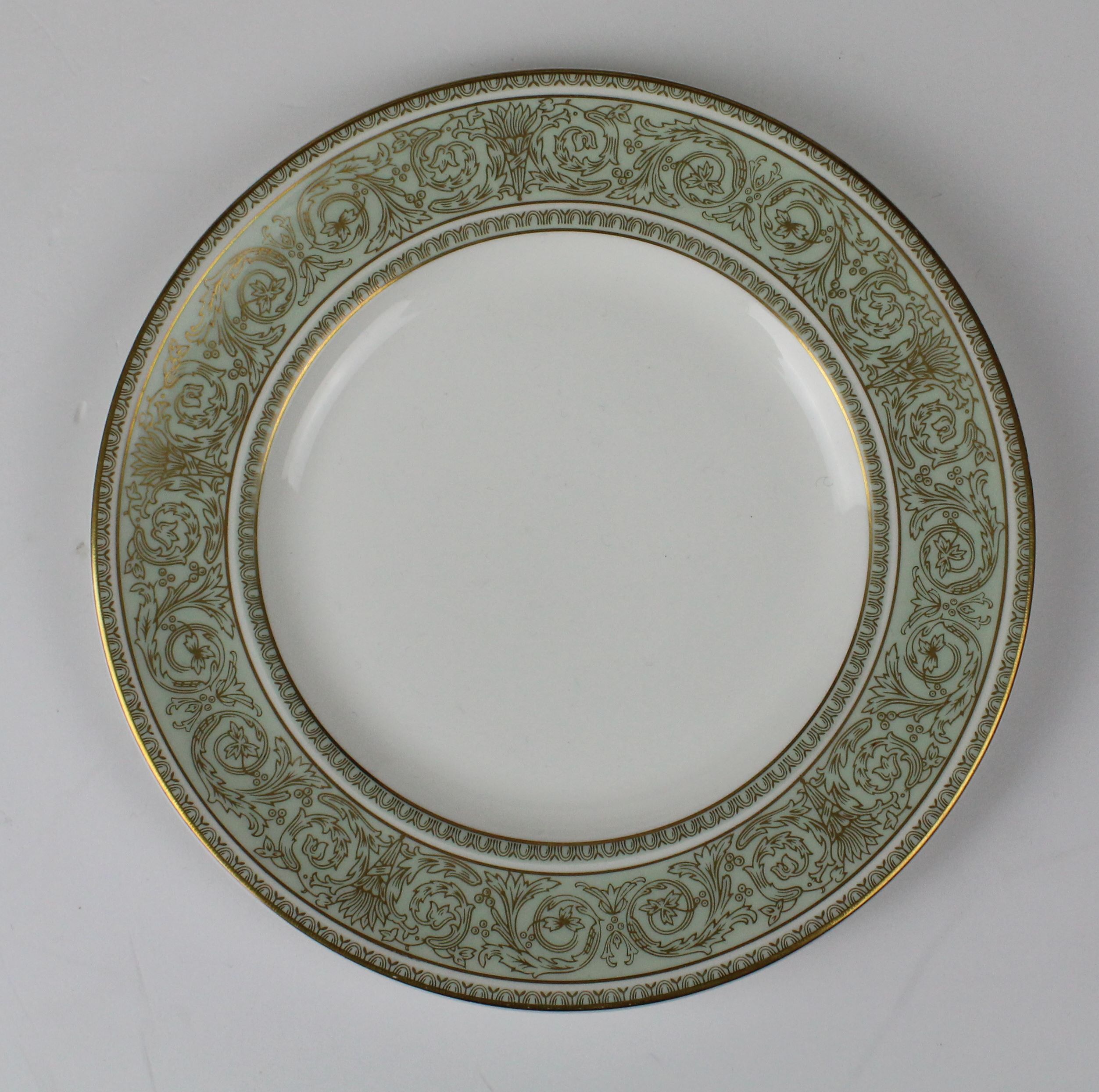 A Royal Doulton English Renaissance pattern dinner service, pale green ground, comprises eigh dinner - Image 4 of 6