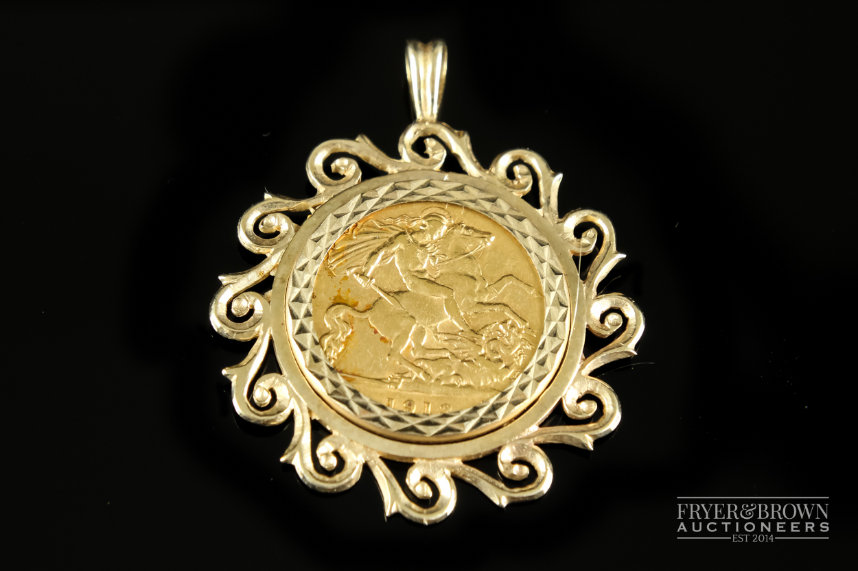 A George V gold half sovereign 1912 coin mounted as a pendant, total gold weight 7grs approx - Image 2 of 4