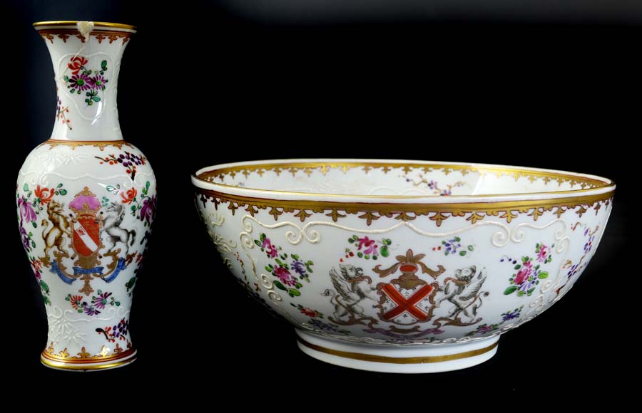 A Samson porcelain bowl, in the manner of Chinese export armorial porcelain, 22.5cm diam; and a
