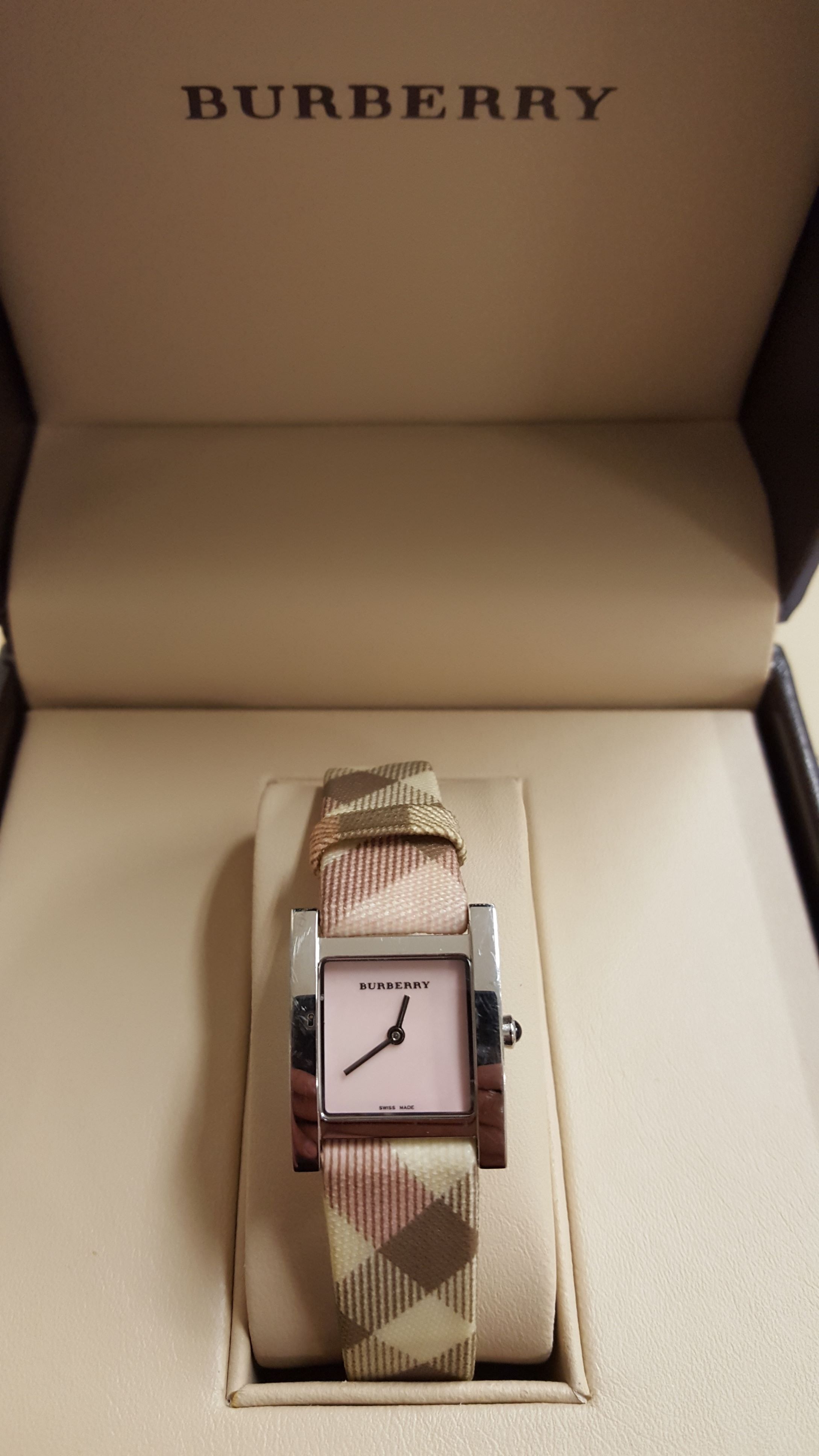 A ladies Burberry wrist watch, model no.BU4311, with original box and papers - Image 2 of 2