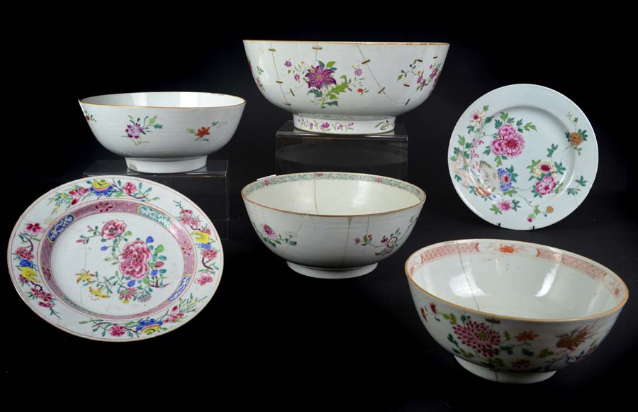 Four Chinese export porcelain bowls, decorated in famille rose palette; and two plates, Late 18th/
