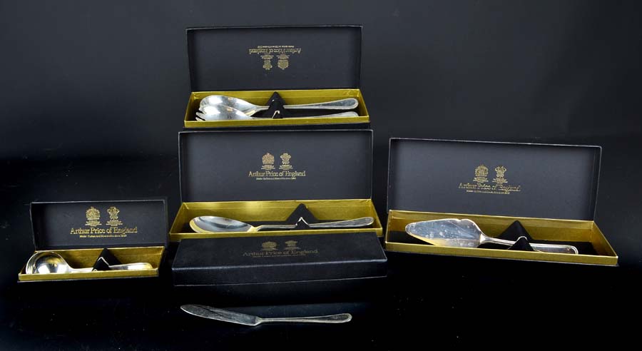 Arthur Price bead pattern silver plated table cutlery, comprises salad fork and spoon; small cake