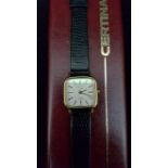 A Jean Renet ladies quartz wristwatch, gold plated