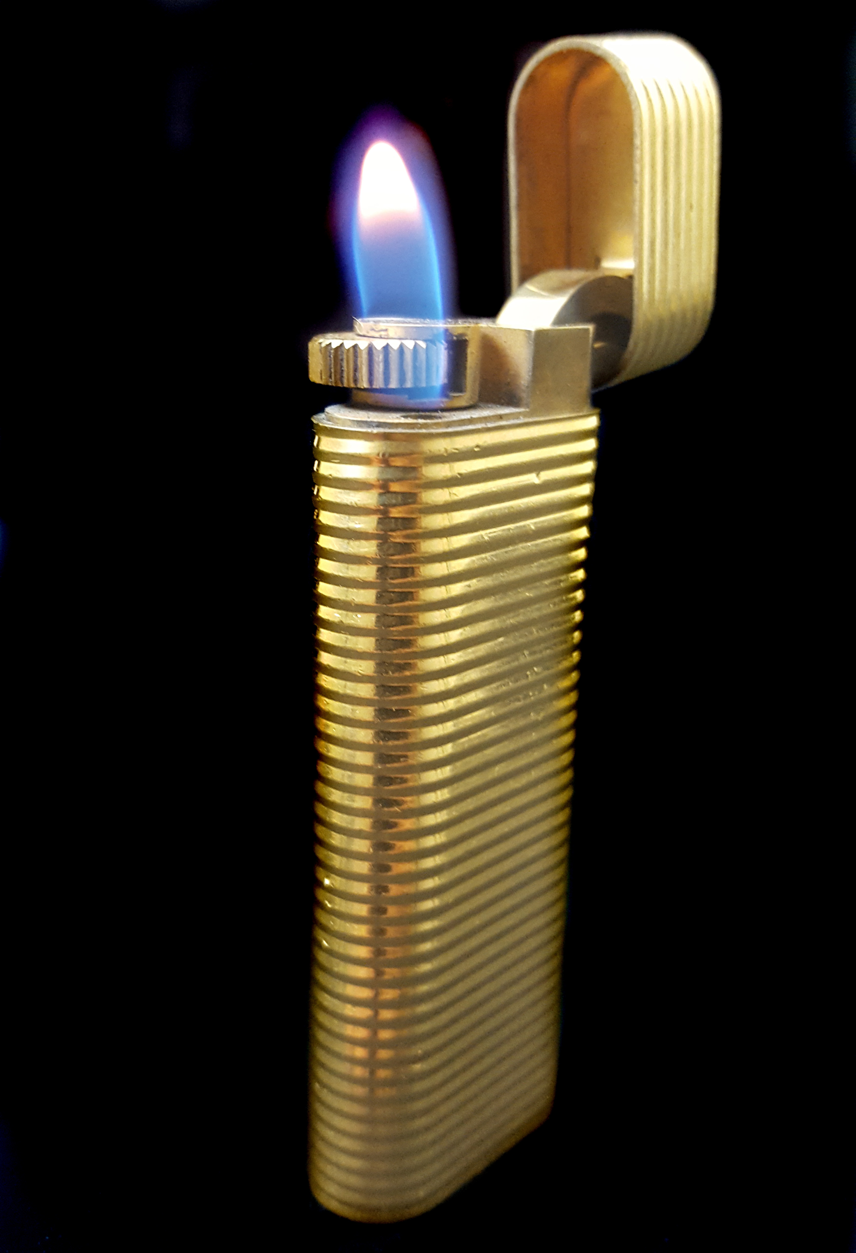 Cartier - A must de Cartier horizontal gold plated lighter marked Cartier Paris 2655N Swiss made - Image 4 of 5