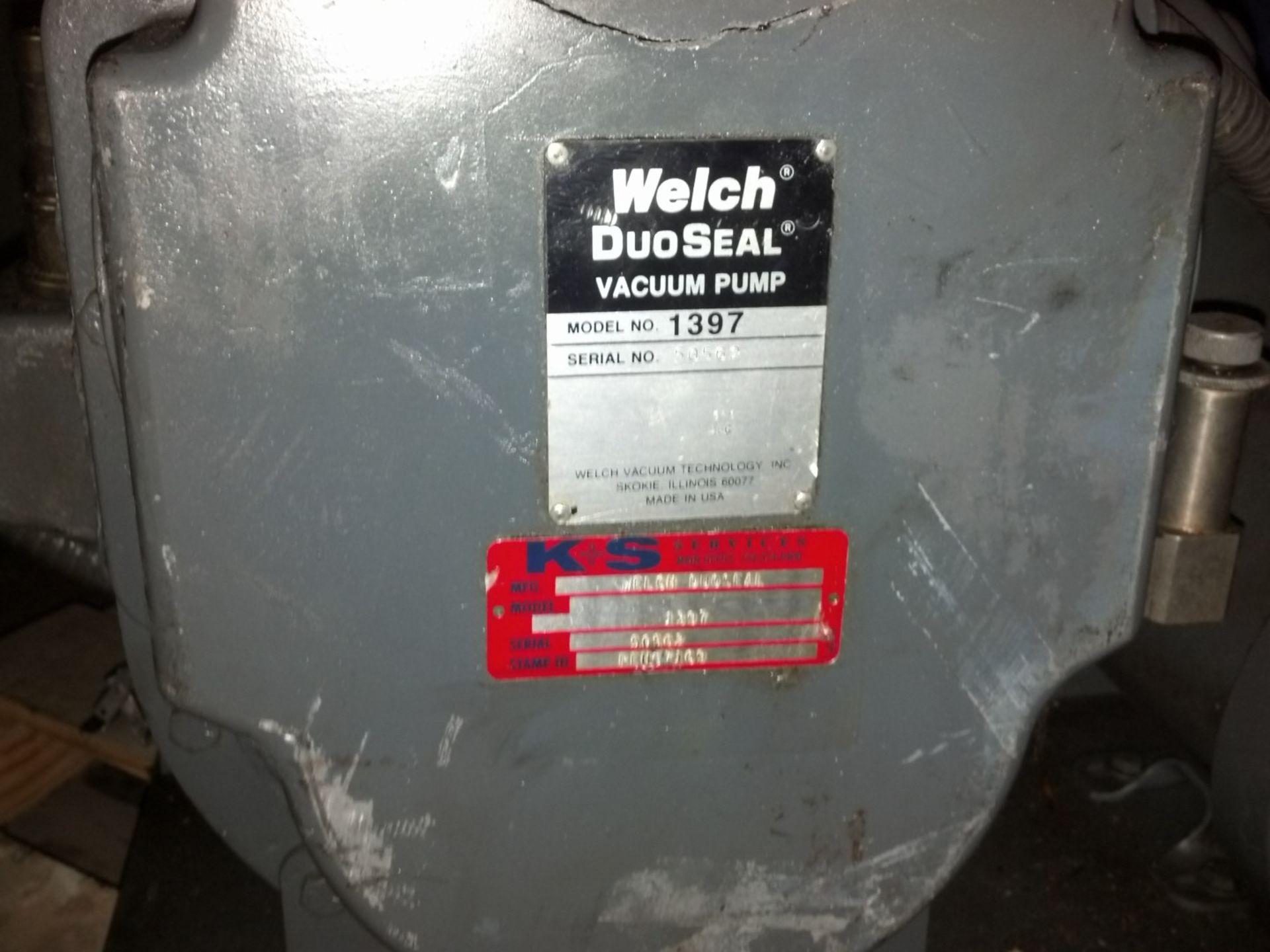 WELCH VACUUM PUMP - Image 4 of 5