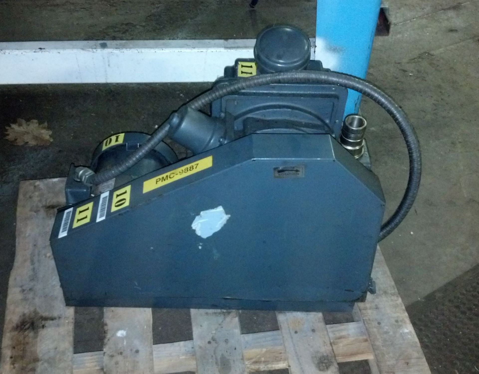 WELCH VACUUM PUMP