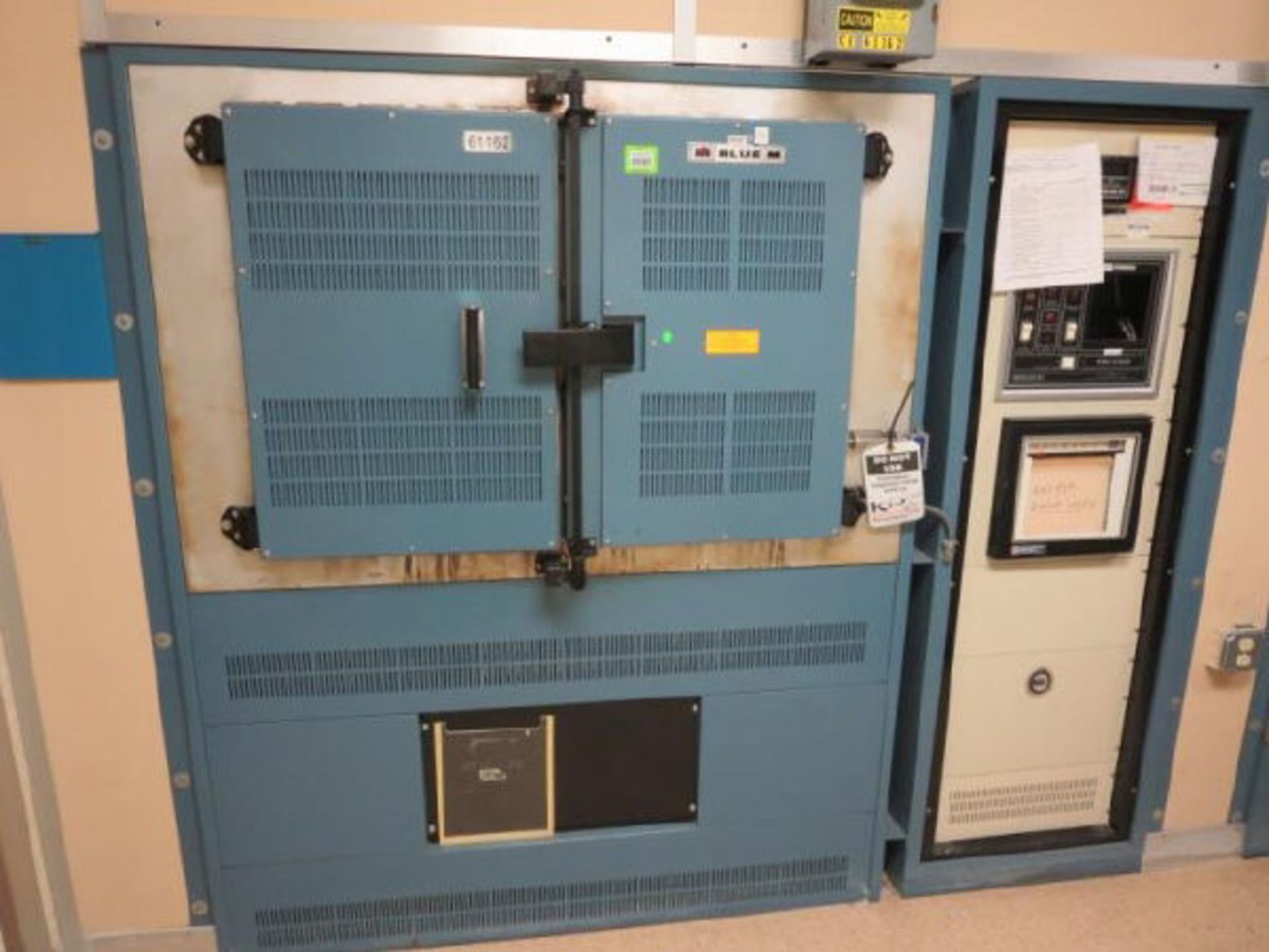 BLUE M 1300 F OVEN