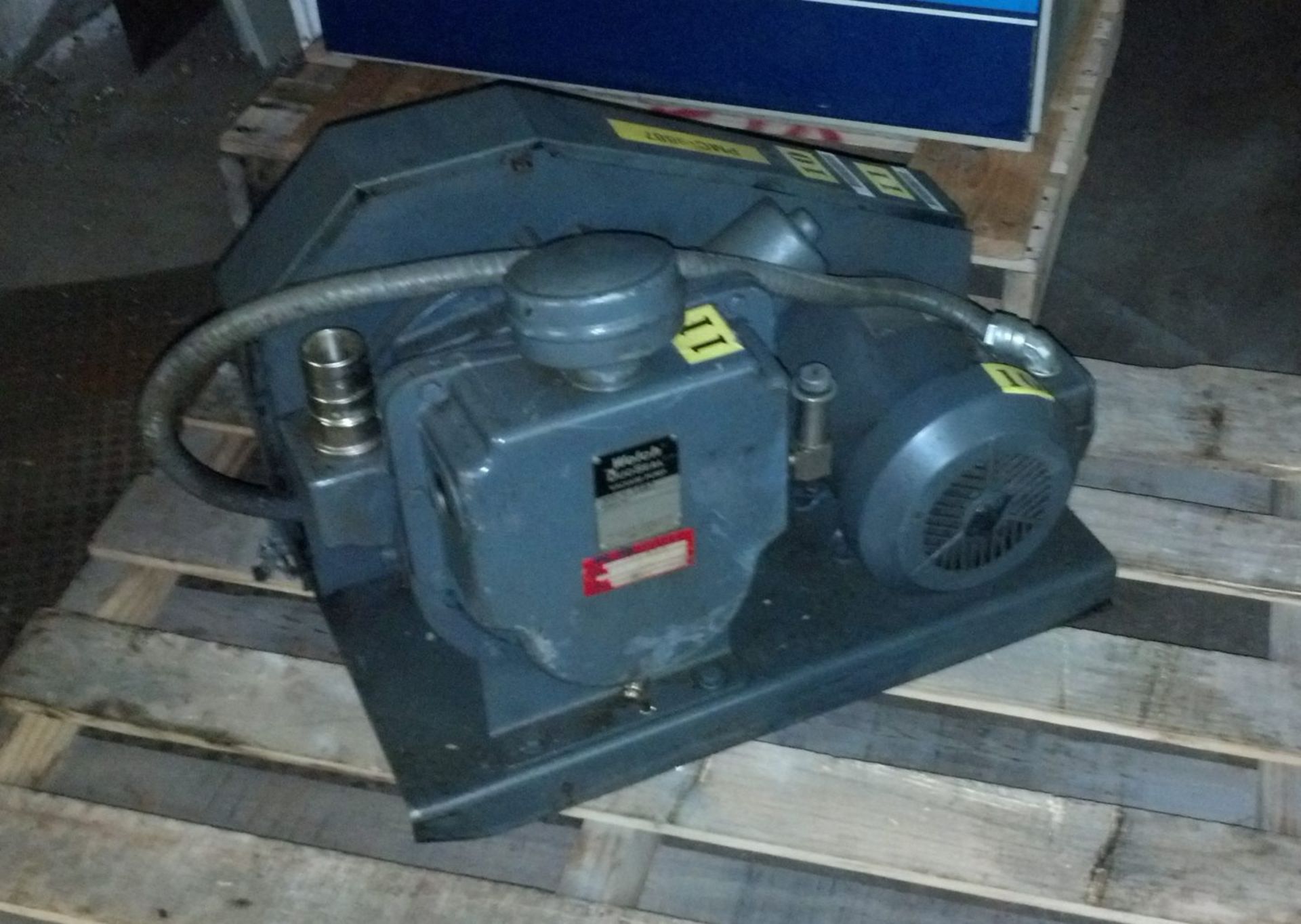 WELCH VACUUM PUMP - Image 2 of 5