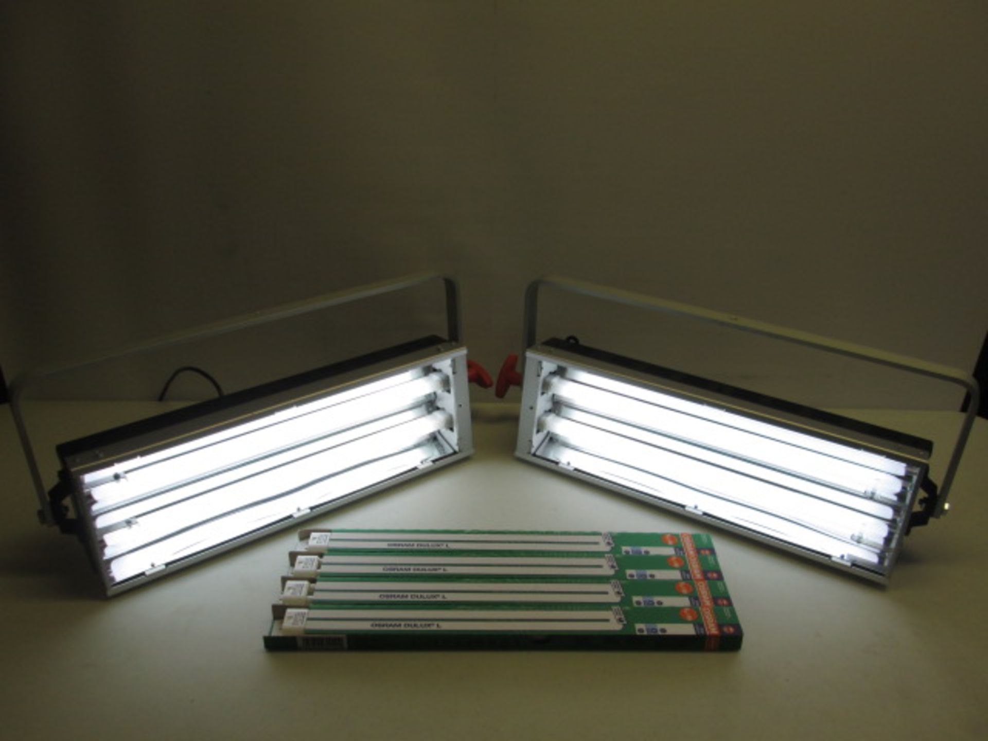 2 x Ianiro DMX 512 ICE 2 Fluorescent Studio Lighting System. Comes with 4 Spare New/Unused Tubes.