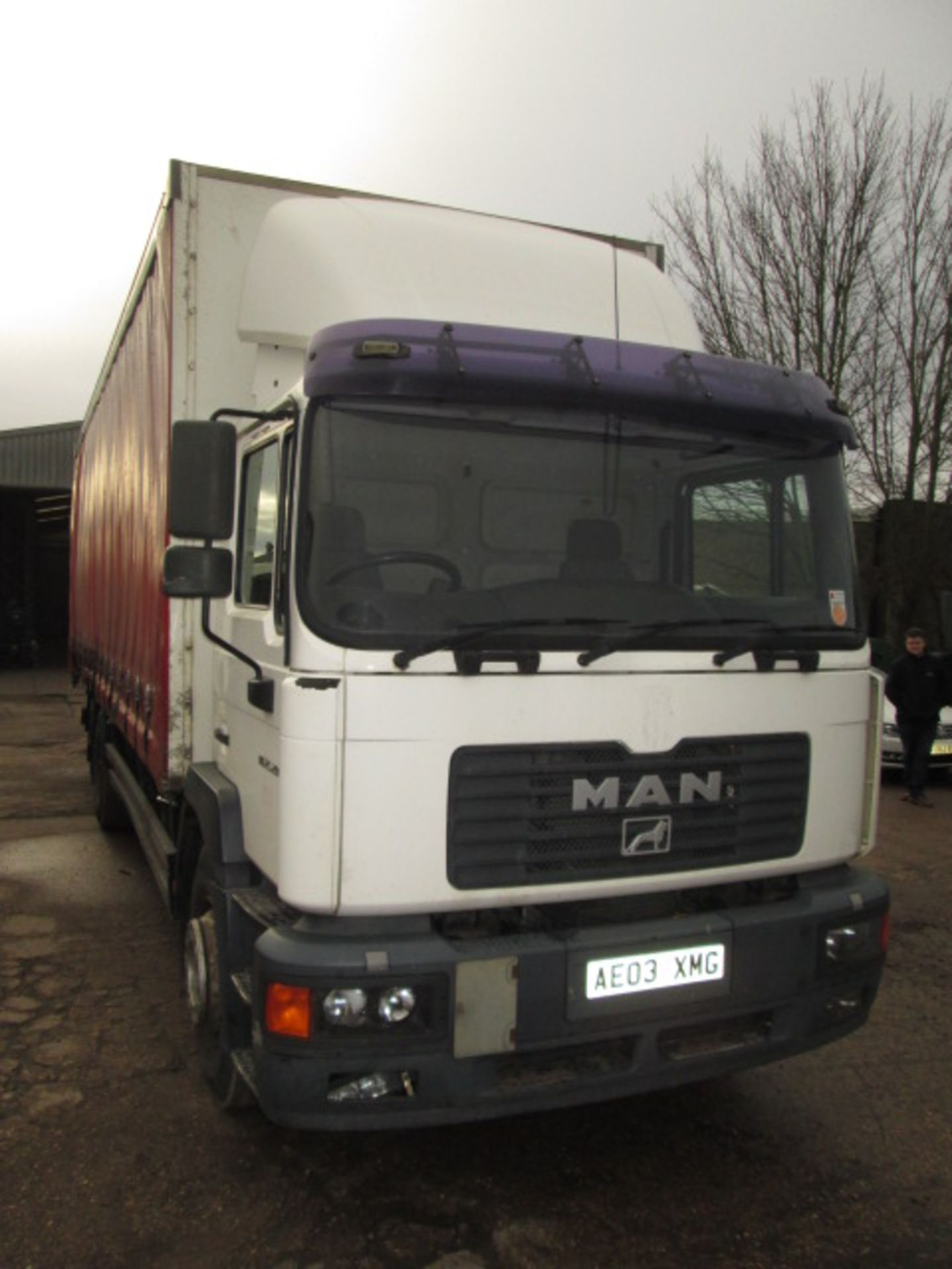 AE03 XMG (2003) Man M2000 White Curtain Side Lorry with Tail Lift. - Image 3 of 14