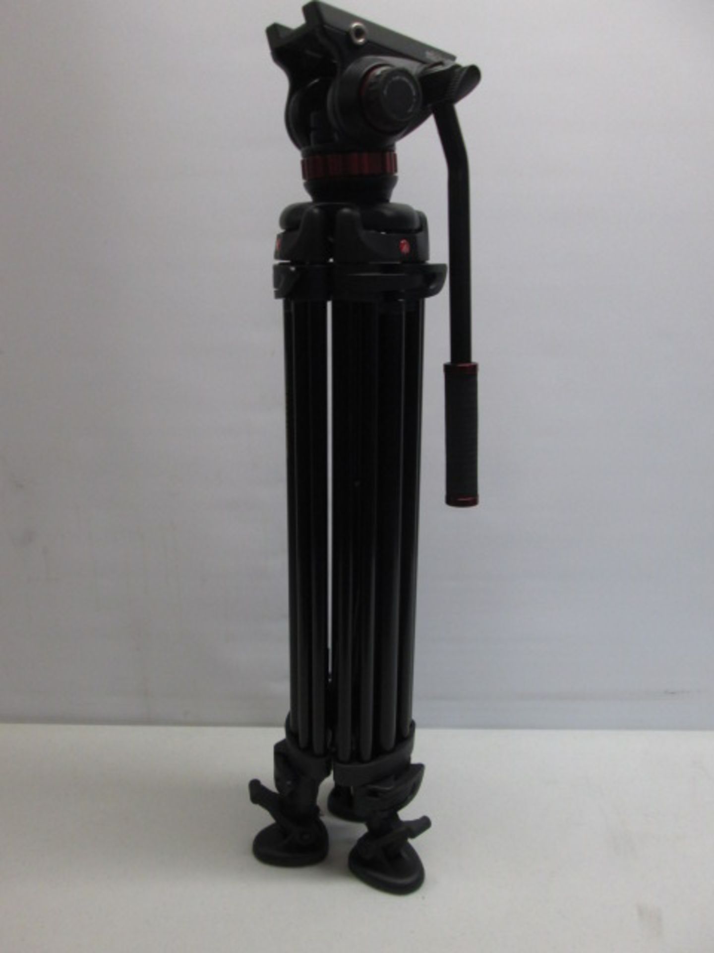 Manfrotto, Model 546B, Fully Adjustable, Professional Camera Tripod with Bridging Technology & Fluid - Image 4 of 5