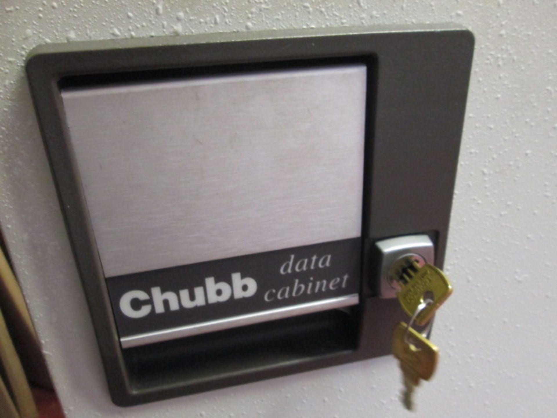 Chubb Data Cabinet. Size (H) 80cm x (W) 62cm x (D) 67cm. S/N M6-A1217023. Comes with 2 Keys. - Image 2 of 6