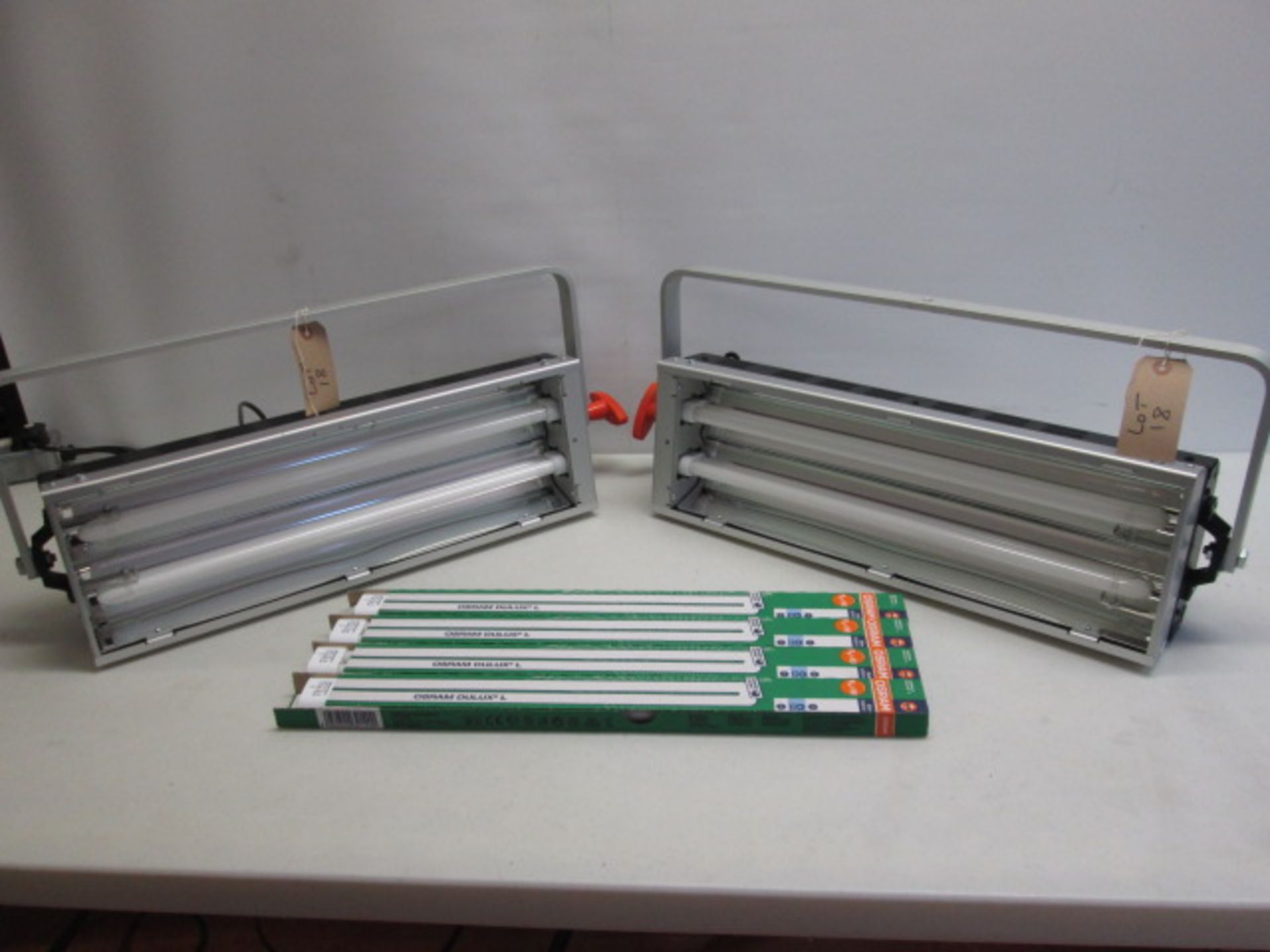 2 x Ianiro DMX 512 ICE 2 Fluorescent Studio Lighting System. Comes with 4 Spare New/Unused Tubes. - Image 3 of 5