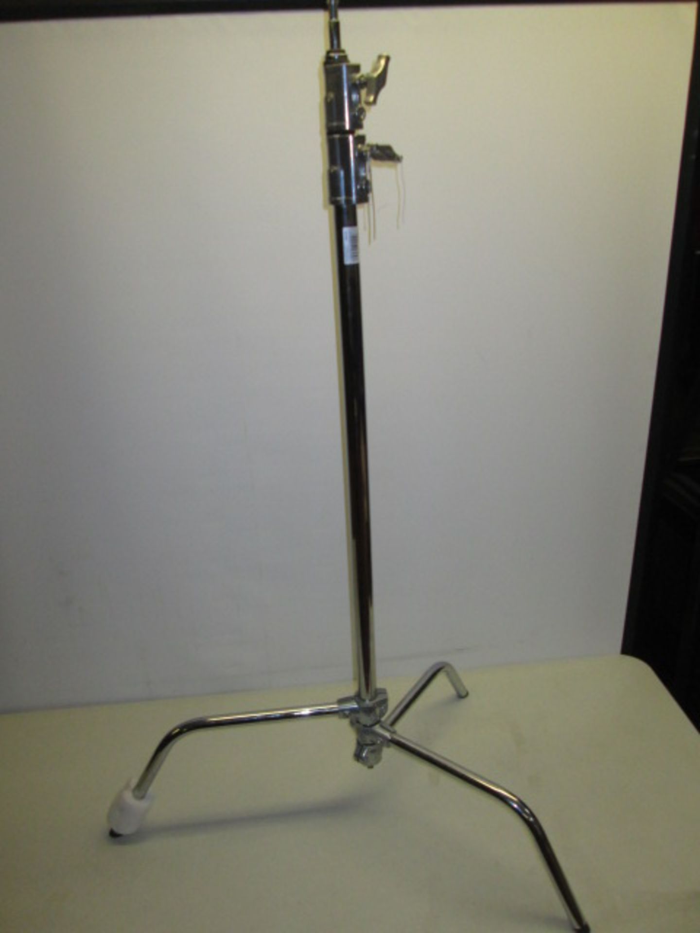 Kupo 40" C Stand w/Turtle Base. Exhibition Light Stand in Chrome. Comes with 2 x KS-062 16mm