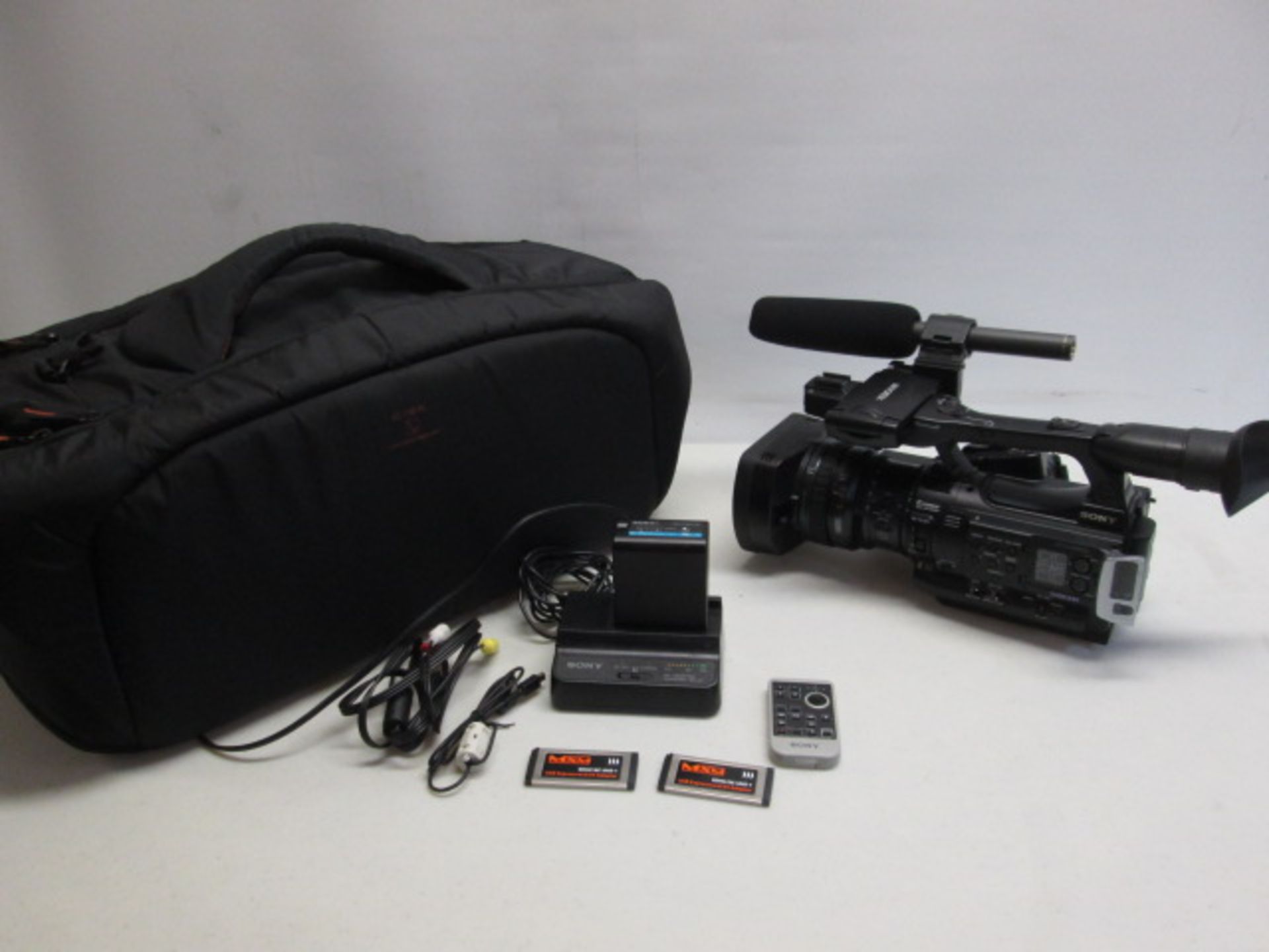 Sony PMW-200 XD Cam, Professional Exmor Full HD Video Camera. Comes with Rode NTG2 Microphone, BPU30 - Image 5 of 8