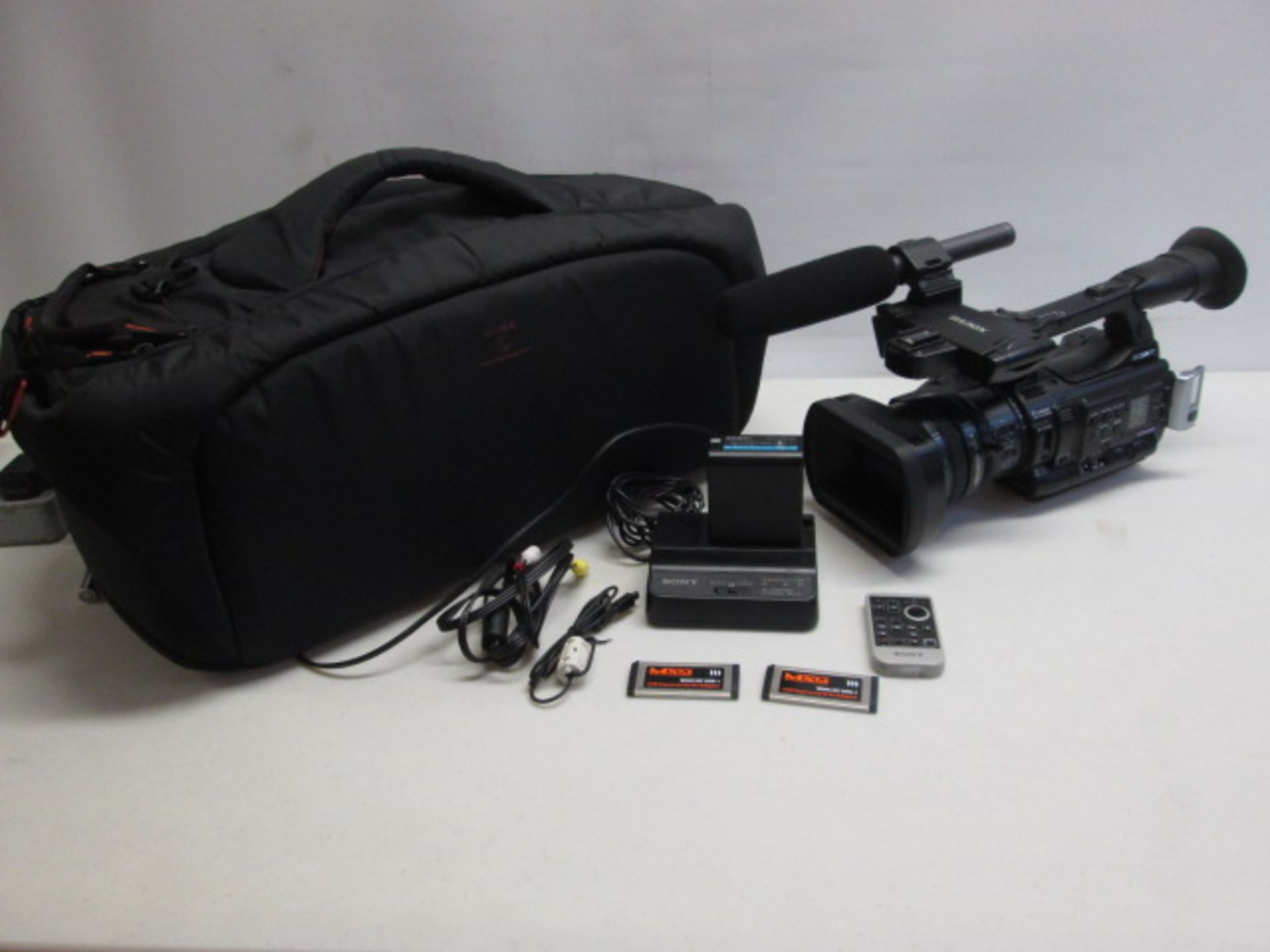 Sony PMW-200 XD Cam, Professional Exmor Full HD Video Camera. Comes with Rode NTG2 Microphone, BPU30 - Image 4 of 8