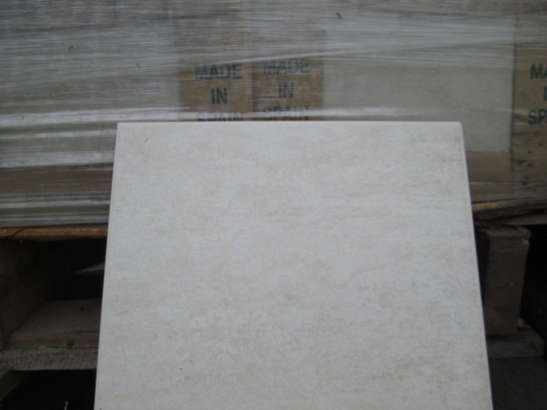 Pallet Containing - Lucena Ceramica 200mm x 250mm Ceramic Tiles. Beige (As Pictured). Total of 64 - Image 2 of 3