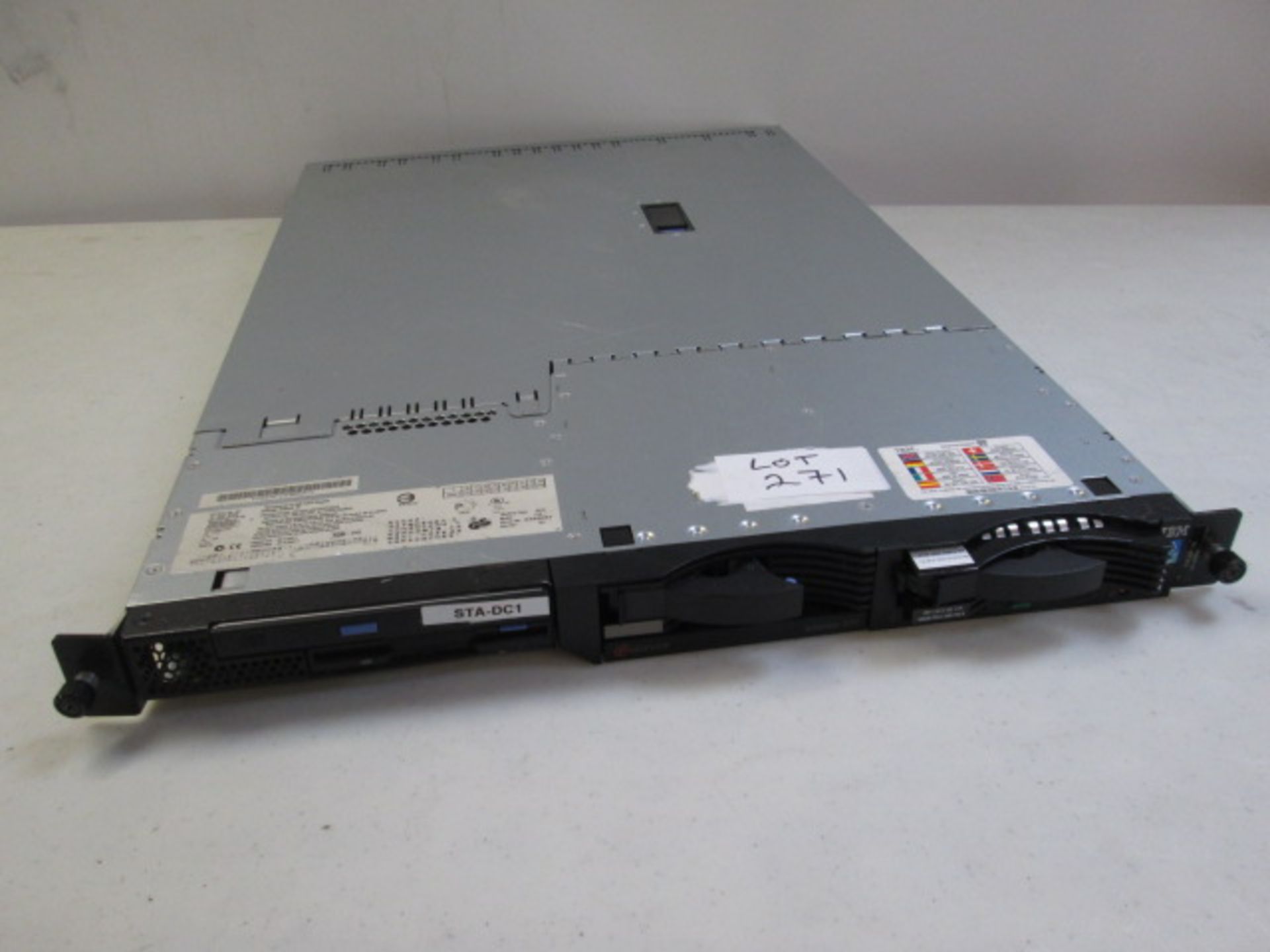 IBM Rack Mount E Server, Type 8676-71G. Intel Xeon Processor. Hard Drives Removed.