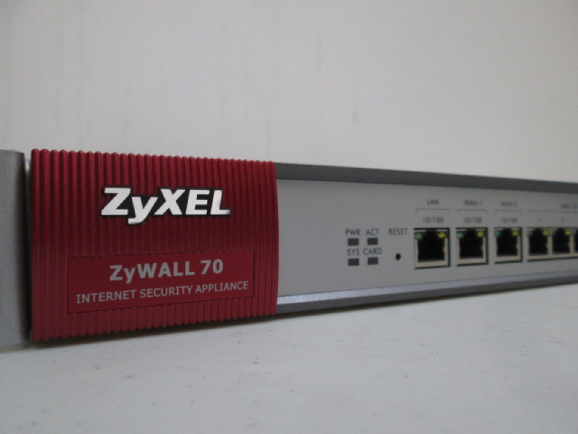 ZyXel Internet Security Appliance, Model Zywall 70. Comes with Zywall Turbo Extension Card - Image 2 of 3