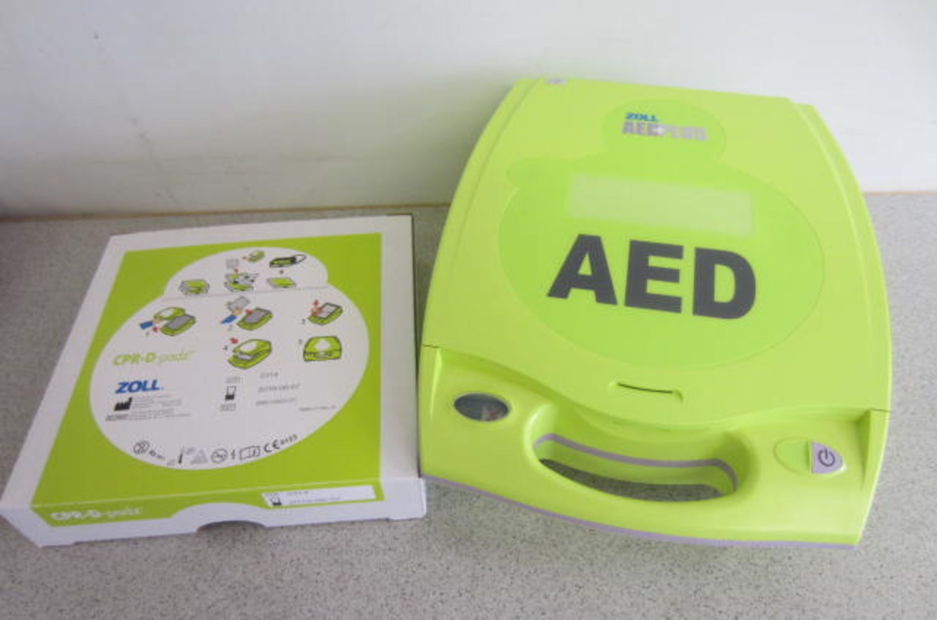 Zoll AED Plus Automated External Defibrillator. Complete In Box, Purchased September 2014 and as - Image 4 of 6