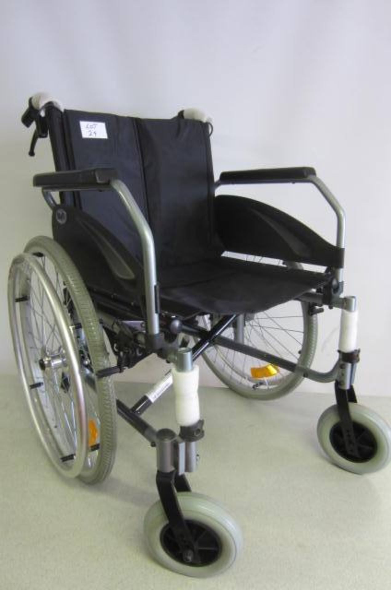 Days Patterson Medical Rollstuhl Self Propolled Wheel Chair, Model Casa Move LR. Ex Display, Missing