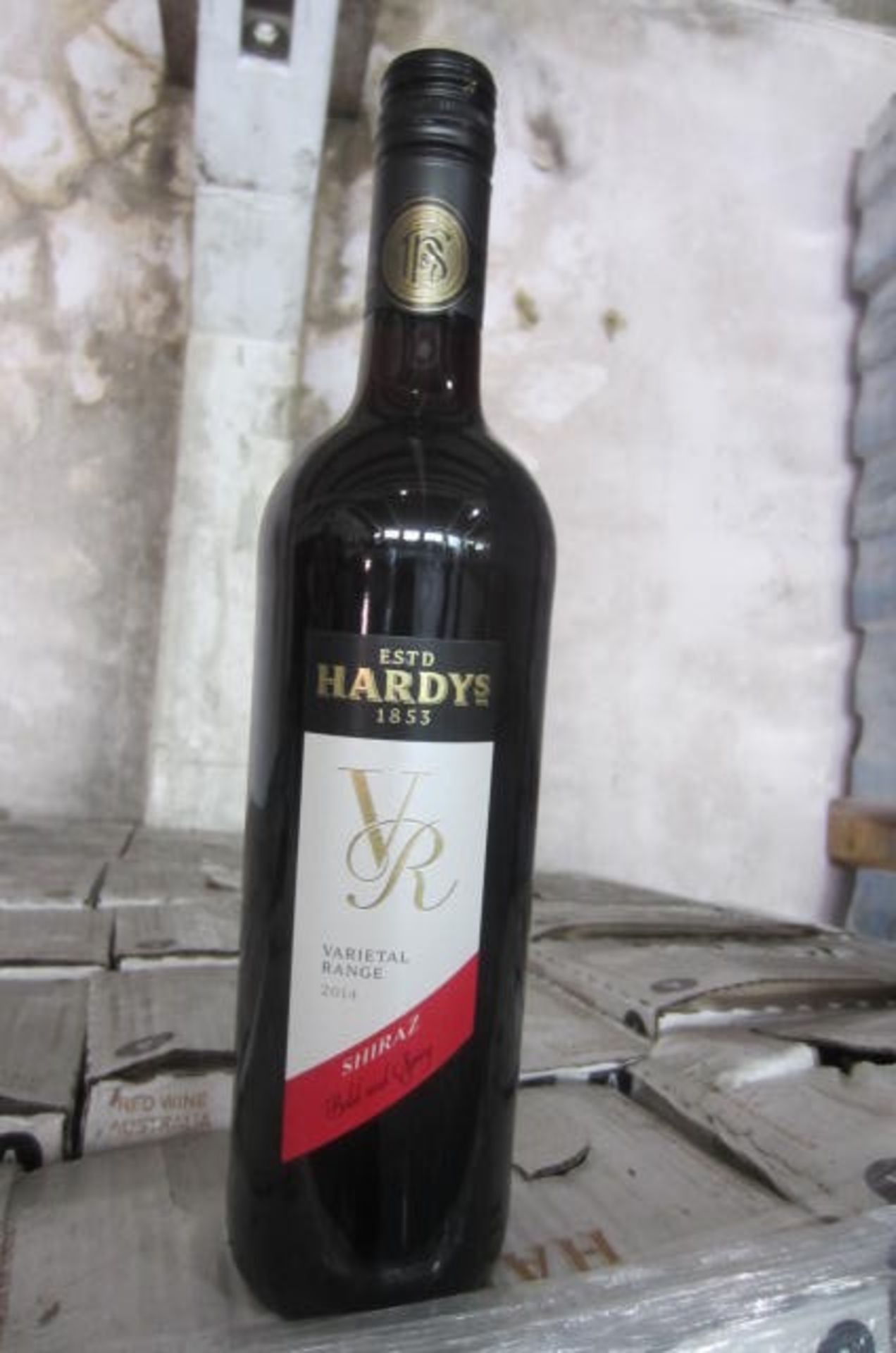 Pallet Containing 150 Cases of 6 Bottles of Hardy's Shiraz Red Wine. - Image 2 of 2