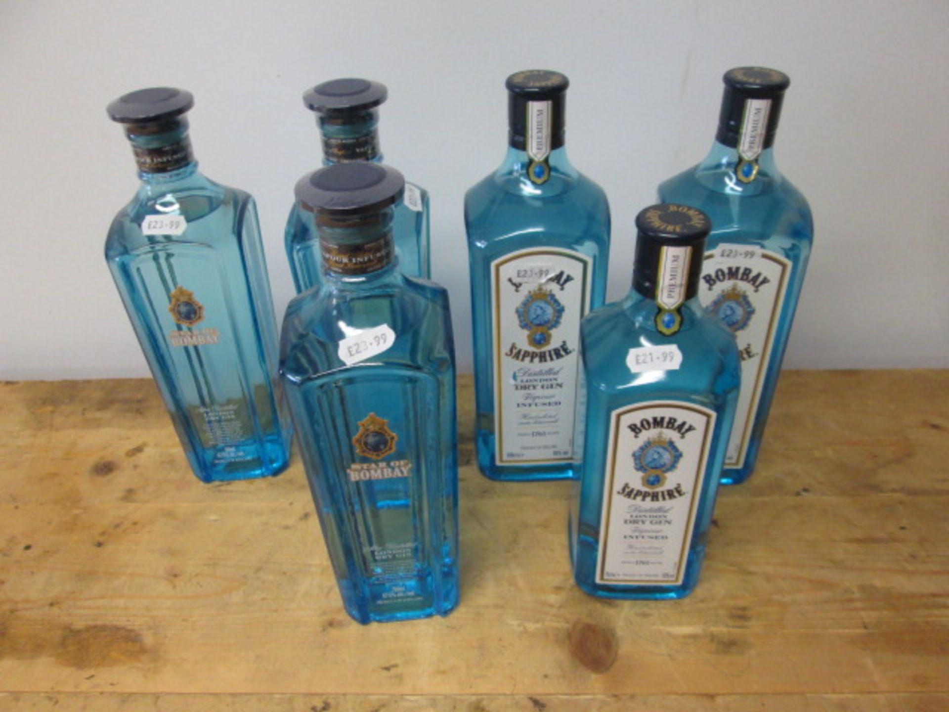 **ALCOHOL LICENSE HOLDER REQUIRED TO BID ON THIS LOT** Lot Containing 2 Bottles of Bombay Saphire