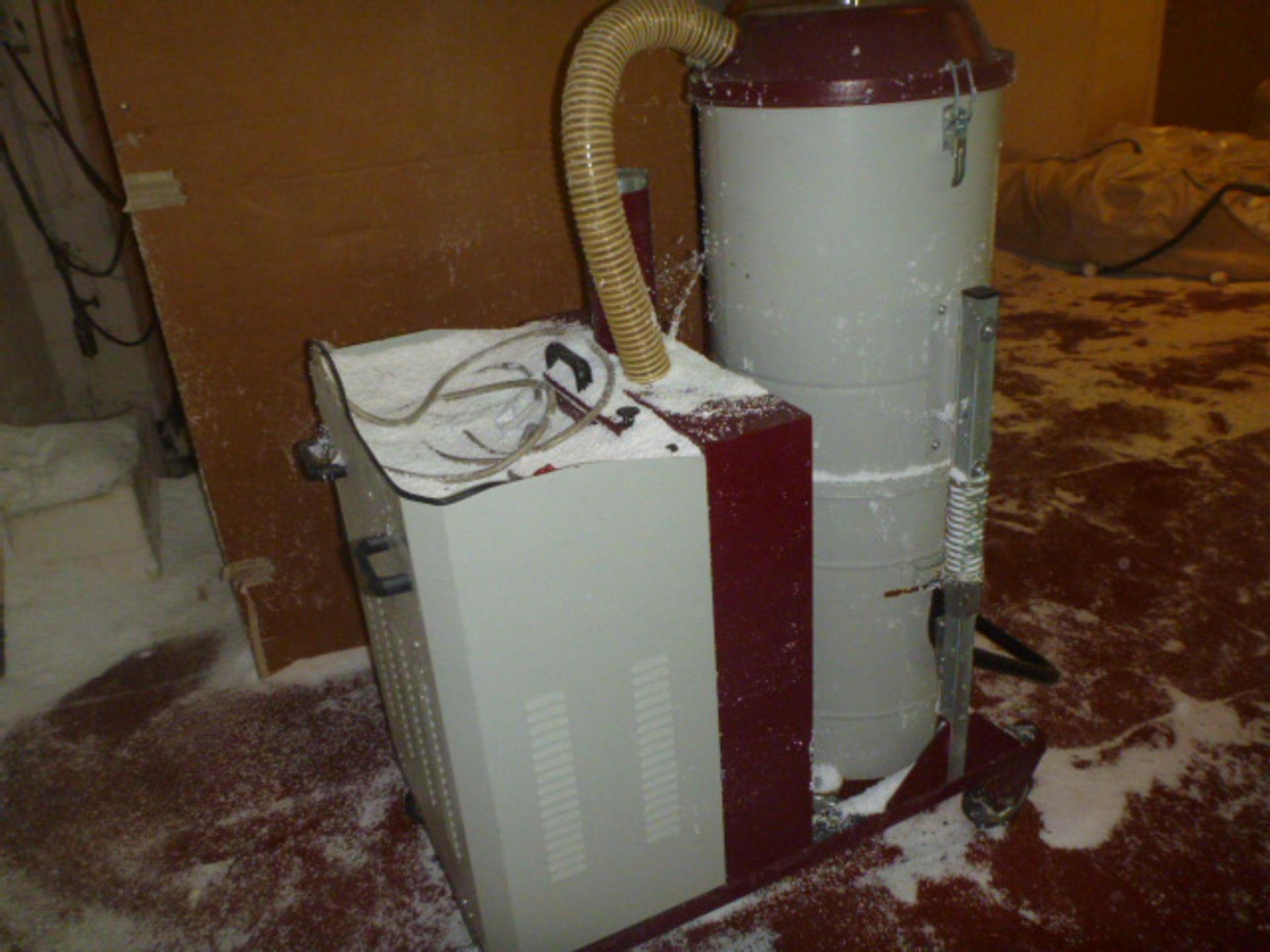 International Ltd' Portable Dust Extractor Unit. - Image 2 of 3