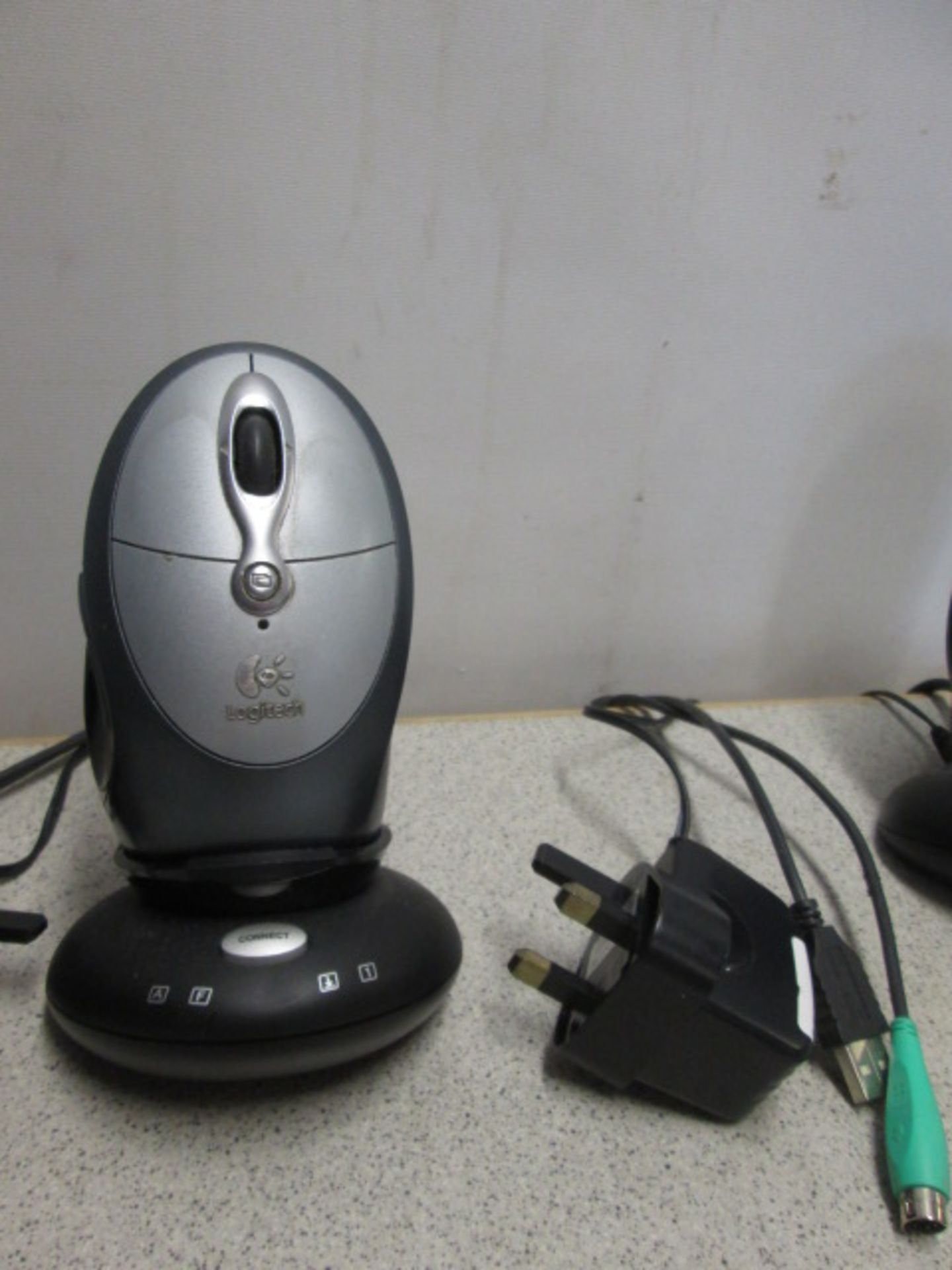 3 x Logitech Cordless Keyboards, Model Canada 10 & 3 x Logitech Click Plus Optical Mouse, Model M- - Image 4 of 4