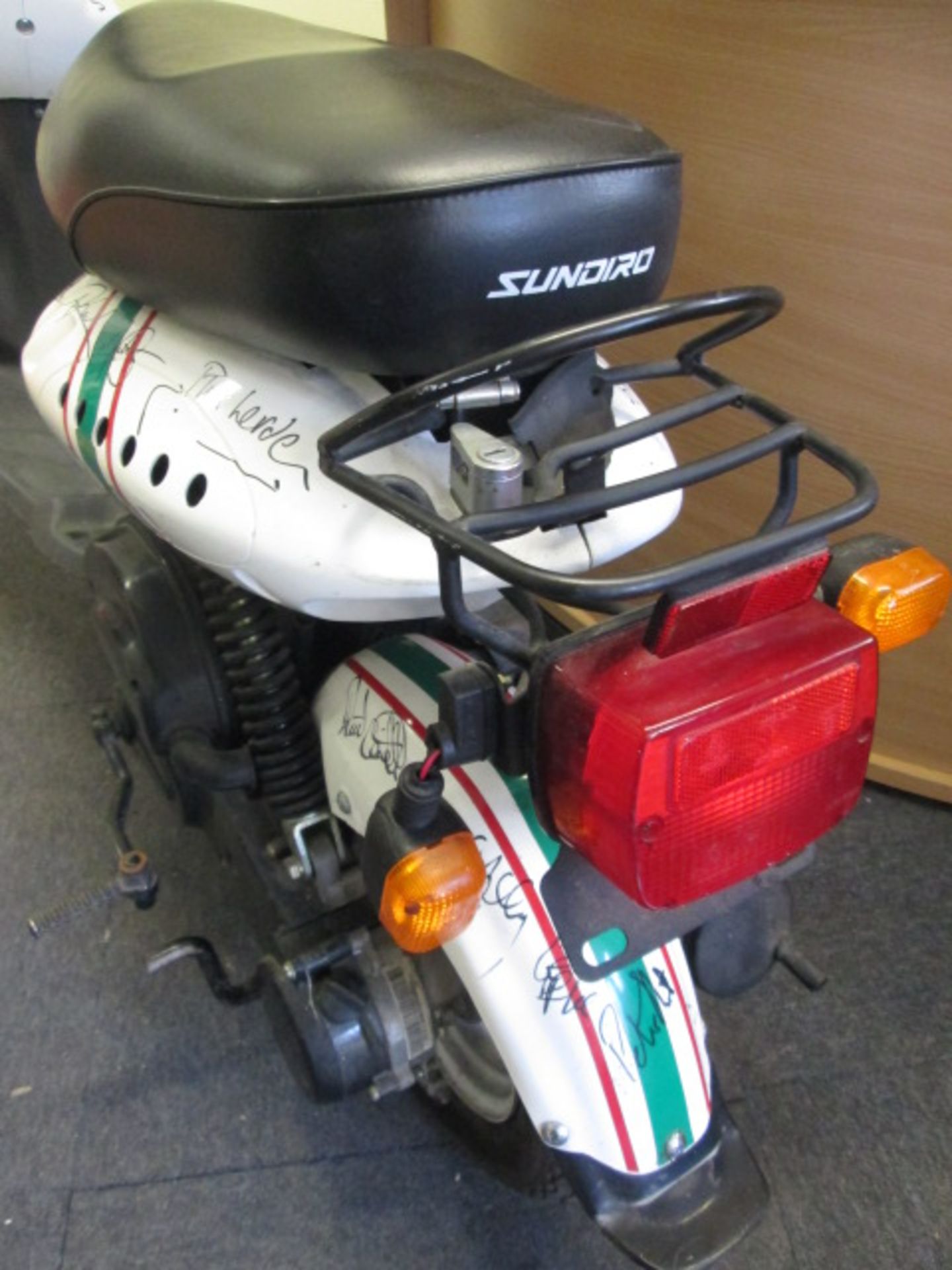 Special Edition Sundiro 50cc Moped, Signed by the Leicester Tiger's Rugby Team. This Moped has - Image 12 of 17