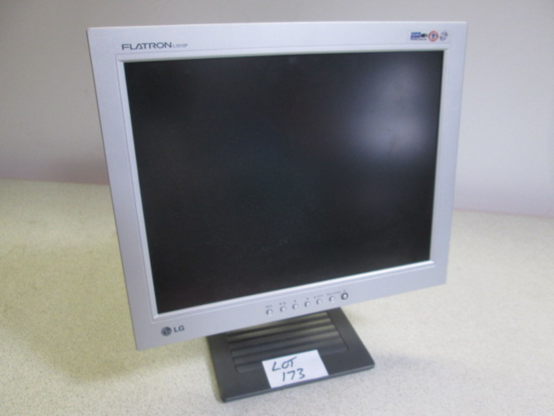 6 x LG Flatron 15" TFT Flatscreen Multi Adjustable Monitors, Model L1510P. Come with Power Supplies - Image 2 of 7