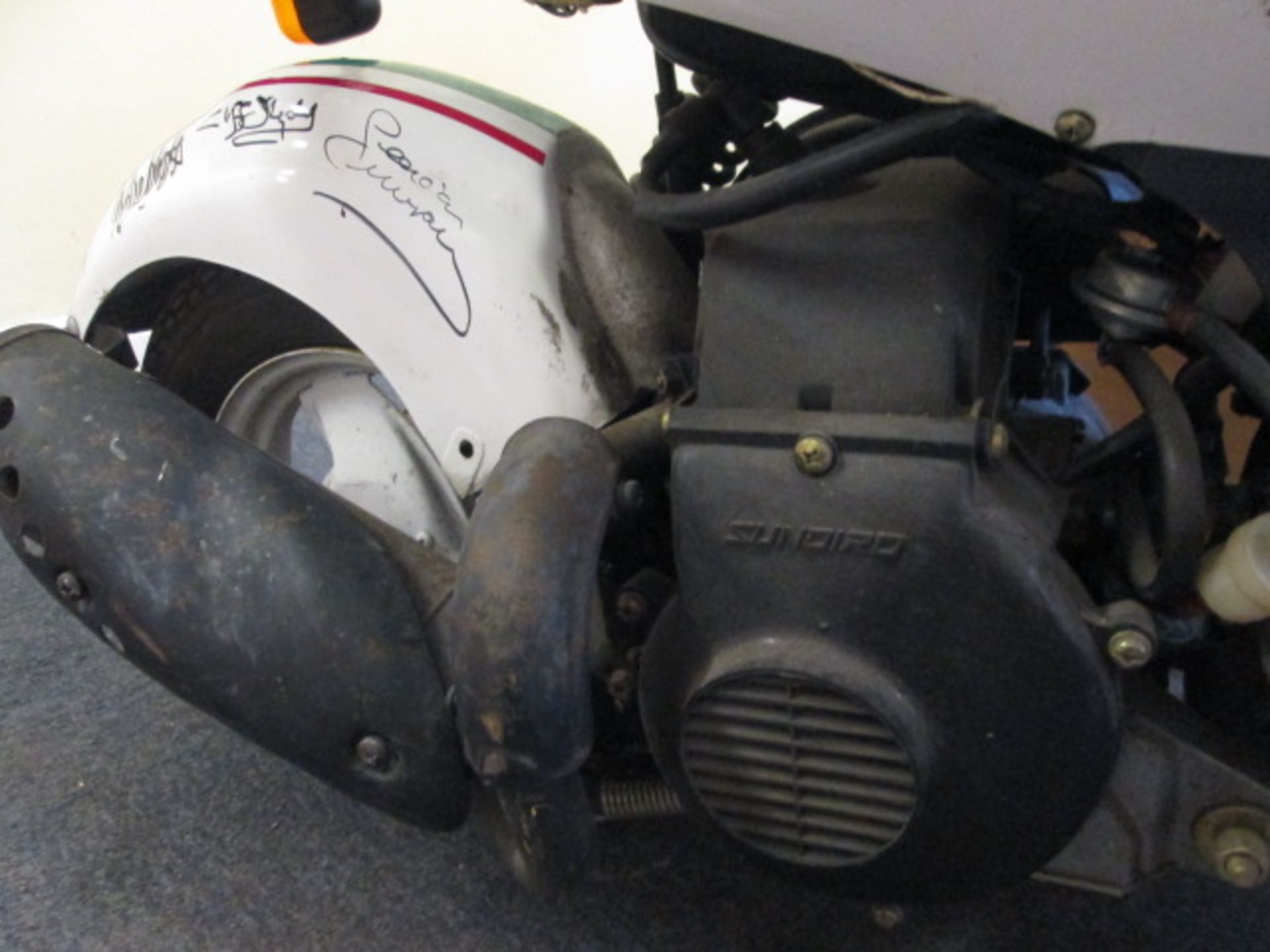 Special Edition Sundiro 50cc Moped, Signed by the Leicester Tiger's Rugby Team. This Moped has - Image 10 of 17