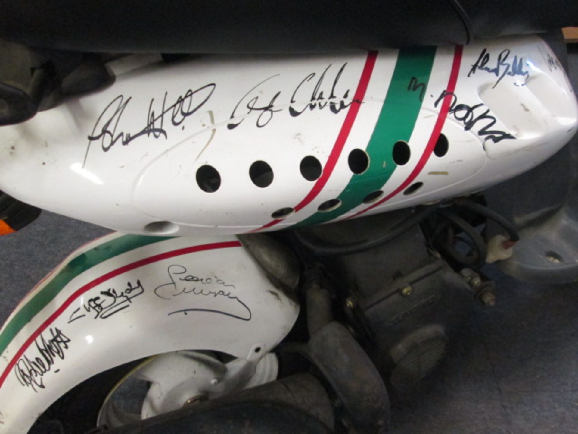 Special Edition Sundiro 50cc Moped, Signed by the Leicester Tiger's Rugby Team. This Moped has - Image 5 of 17