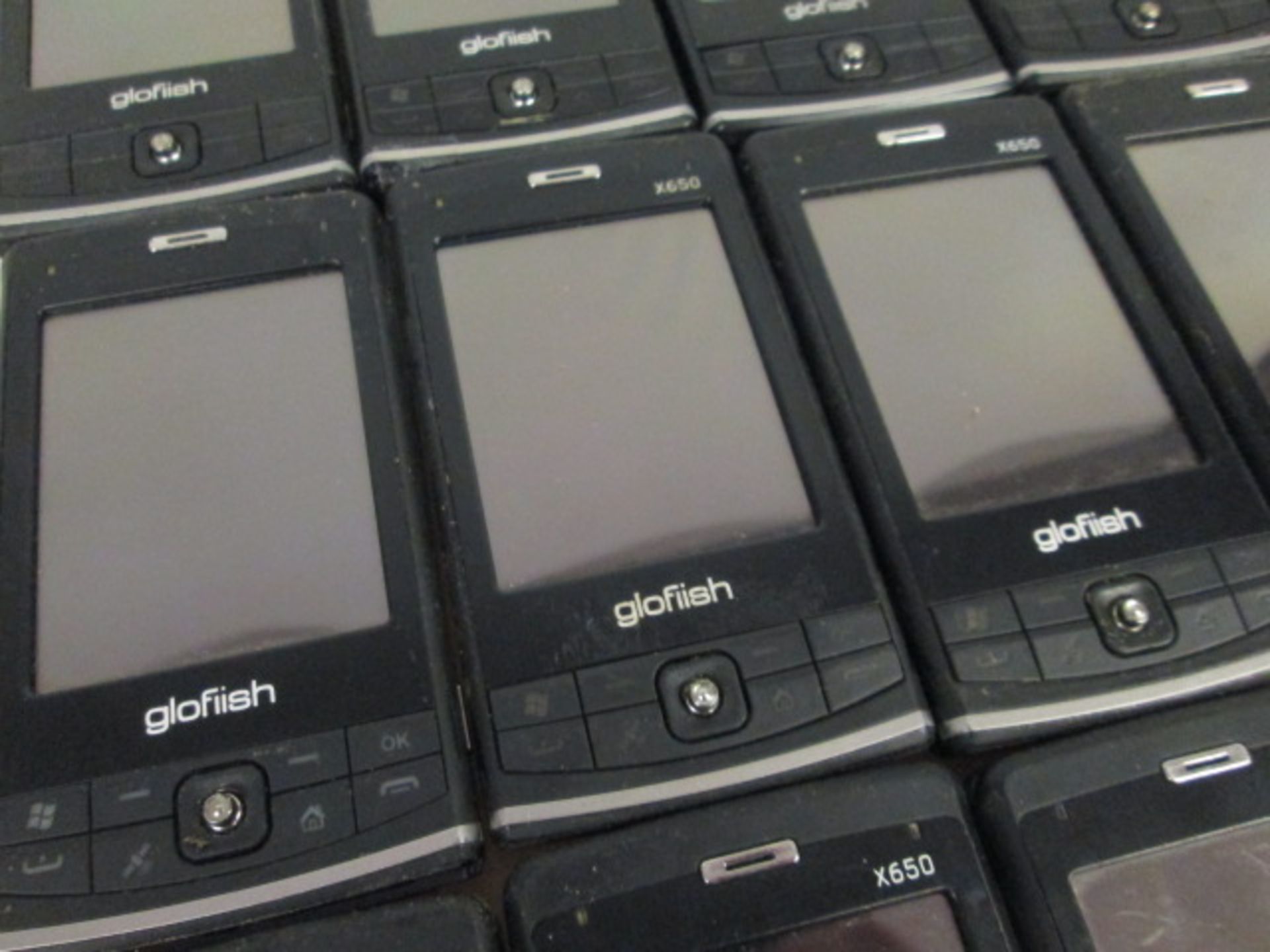 35 x Eten Glofiish X650 & X600 Windows Mobile Smart Phones. No Power Supplies or Chargers, Unable to - Image 2 of 3