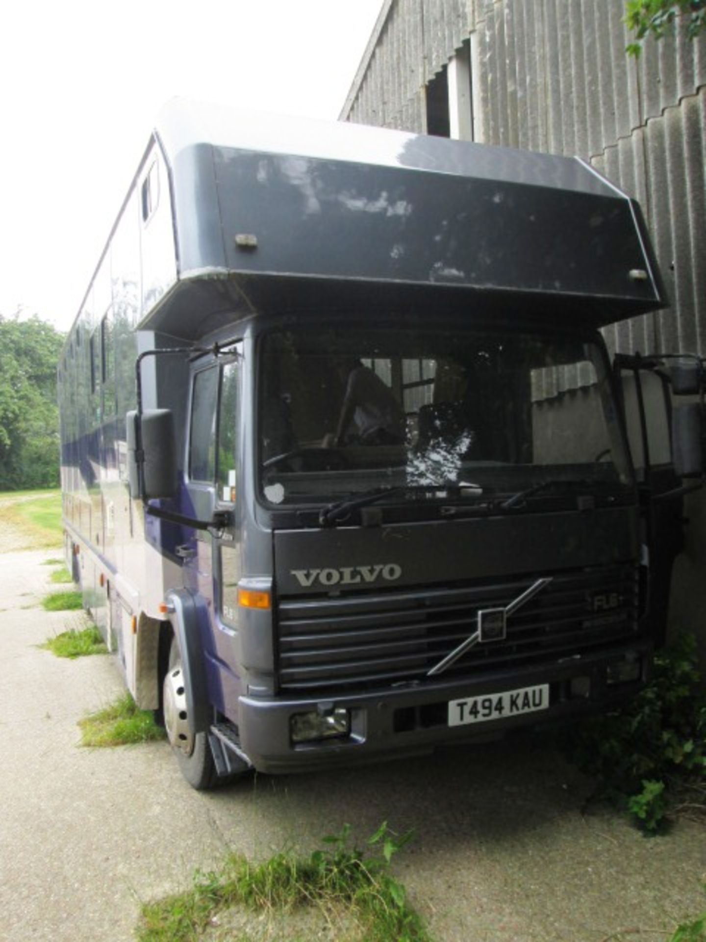 T494KAU - Volvo FL614 4x2 Platform S, 2 Axle Rigid Body 4 Stall Horse Box - Image 4 of 39