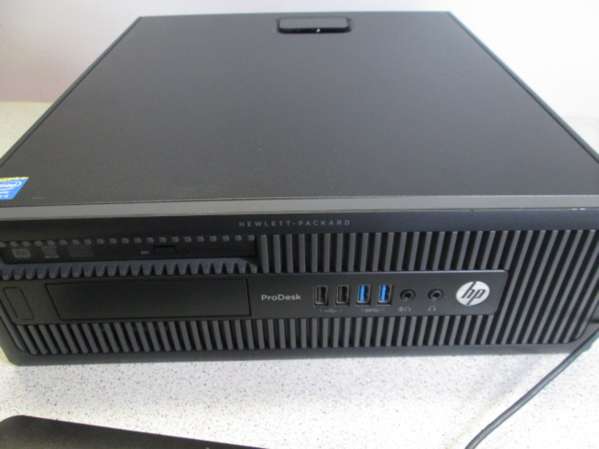 HP ProDESK 600 G1 SFF PC. Intel Core i5 CPU @ 3.20 GHz, 8 GB RAM, 450 GB HDD, Windows 7 Pro. Comes - Image 2 of 2