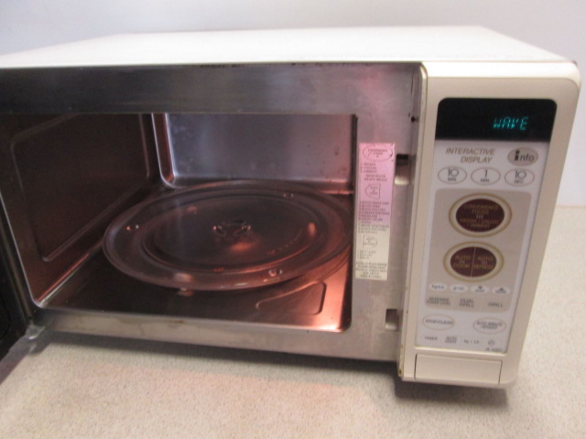 Sharp Microwave, Model R-4G57 with Quartz Grill & Interactive Display - Image 2 of 3