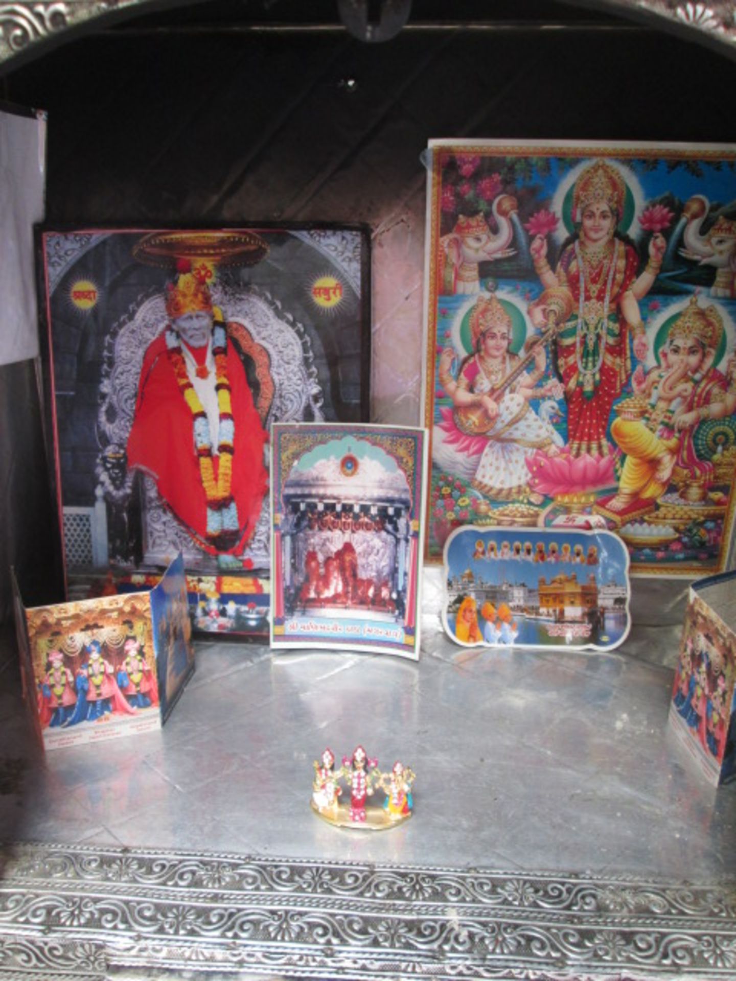 Hindu Daily Prayer Table Temple in Oxidised Copper with 56 Packs of Incense. Size 40" H x 22"W x - Image 4 of 9