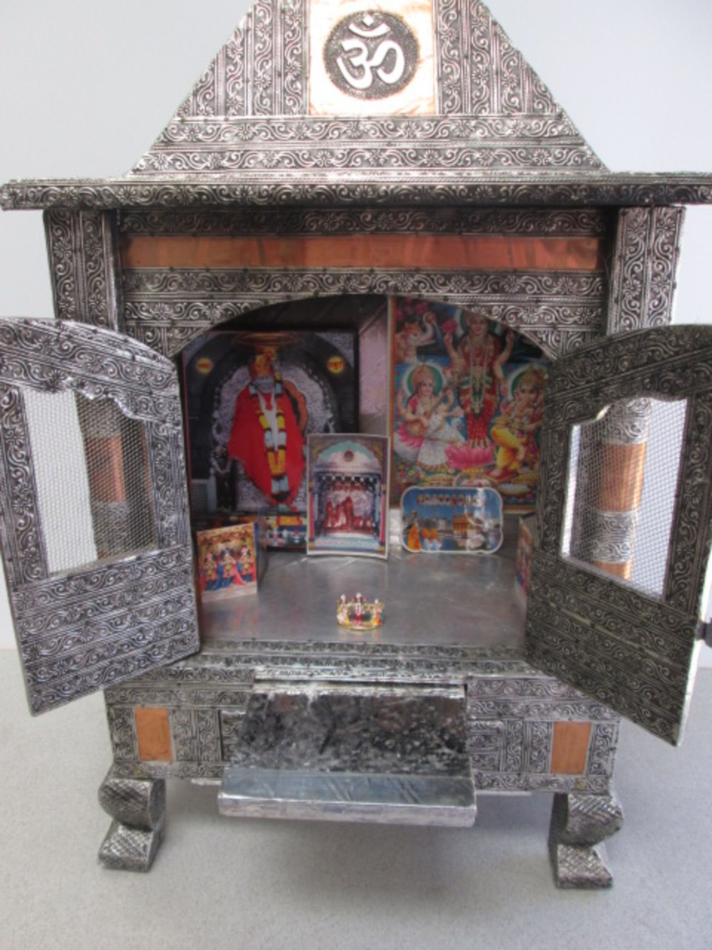 Hindu Daily Prayer Table Temple in Oxidised Copper with 56 Packs of Incense. Size 40" H x 22"W x - Image 3 of 9