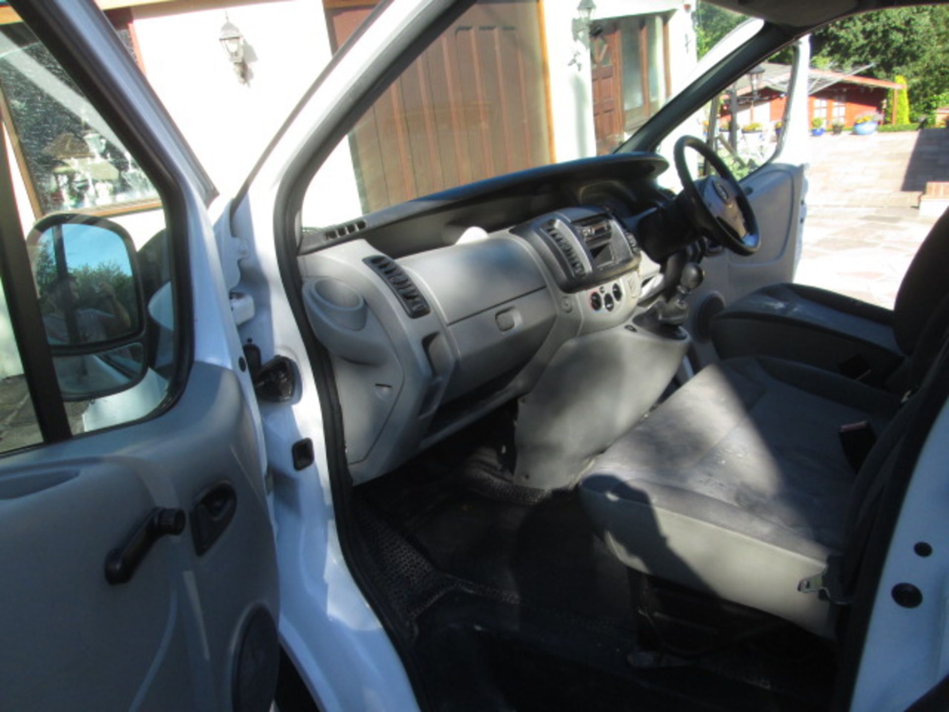 LM07 CZZ - Vauxhall Vivaro 2700 CDTI SWB Panel Van. Year 2007, Diesel, 1995cc, Mileage 138068, MOT' - Image 20 of 24